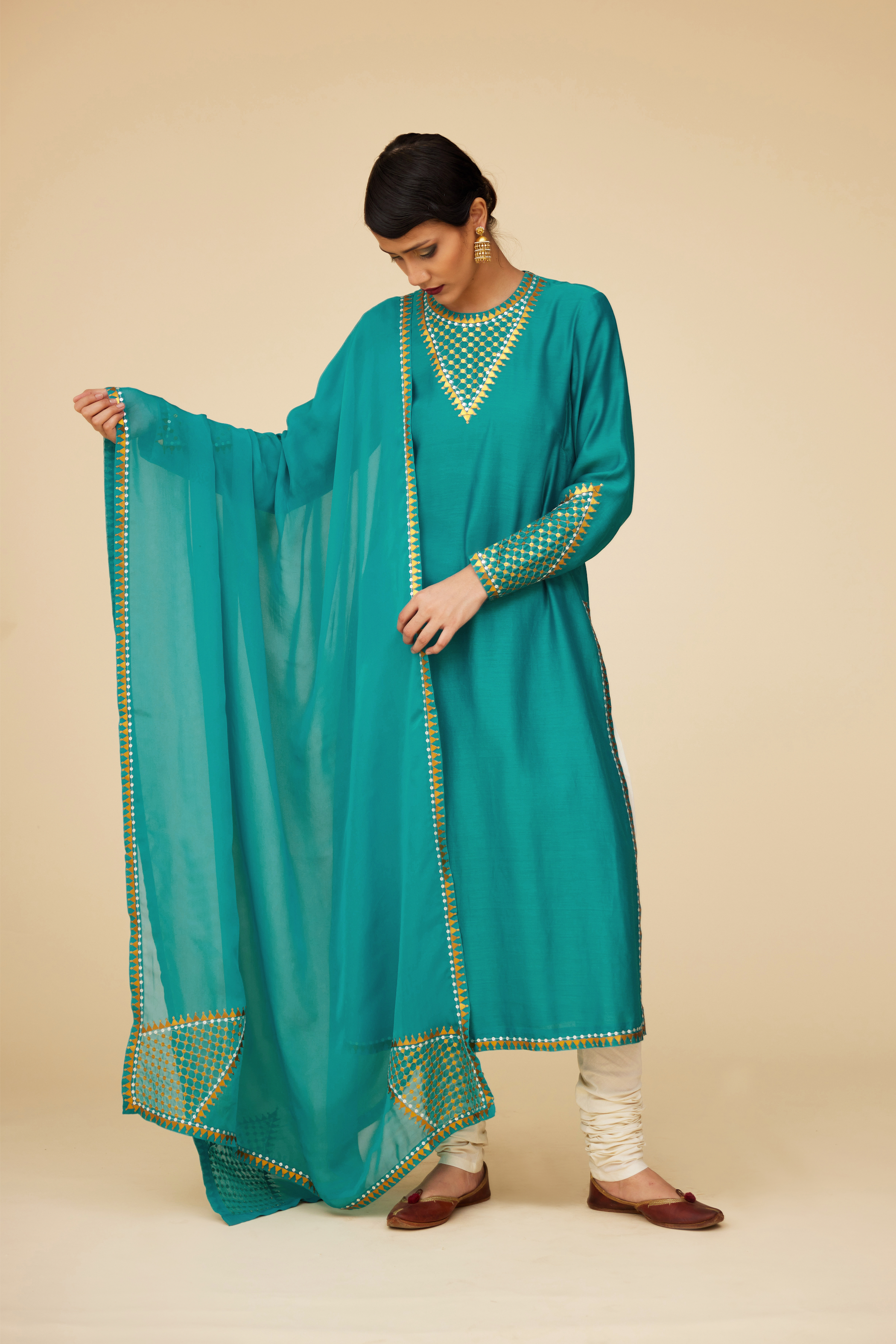 Choker Yoke Kurta Set