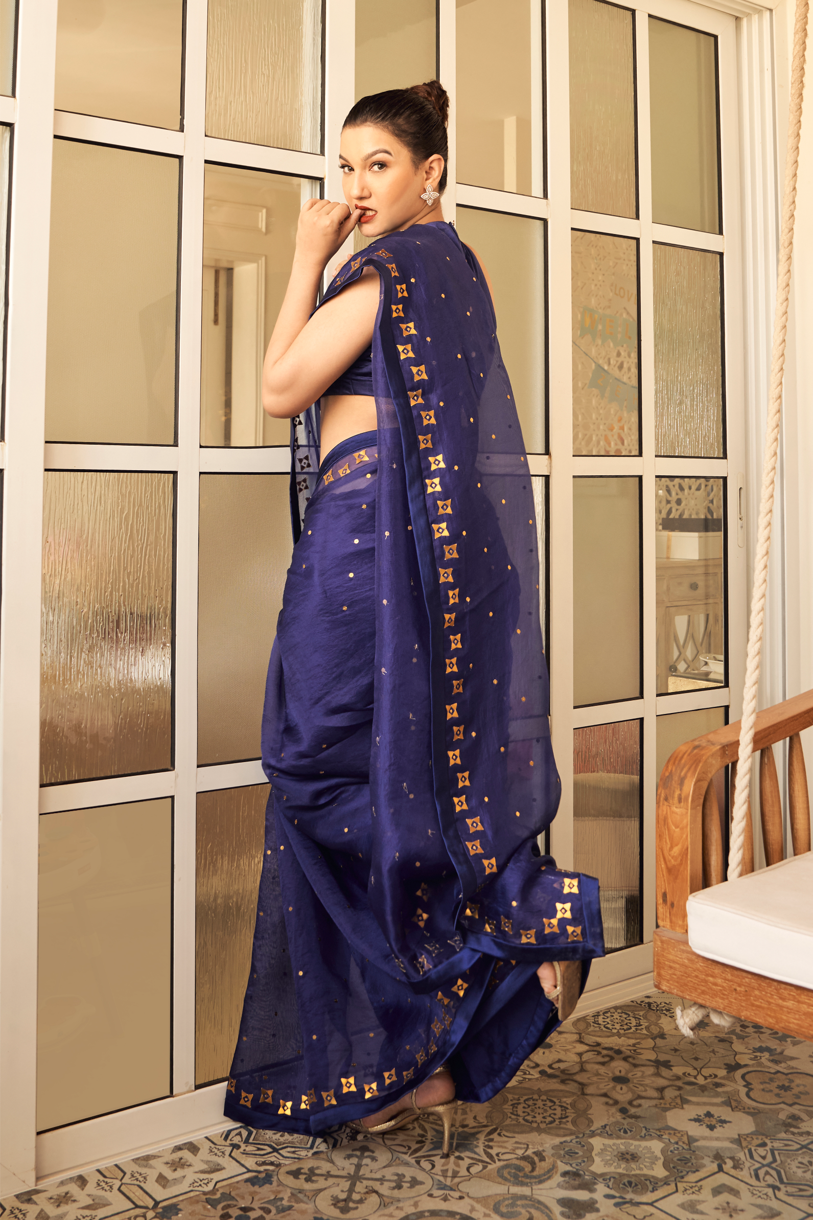 Four-Petal Floral Tendril Saree Set