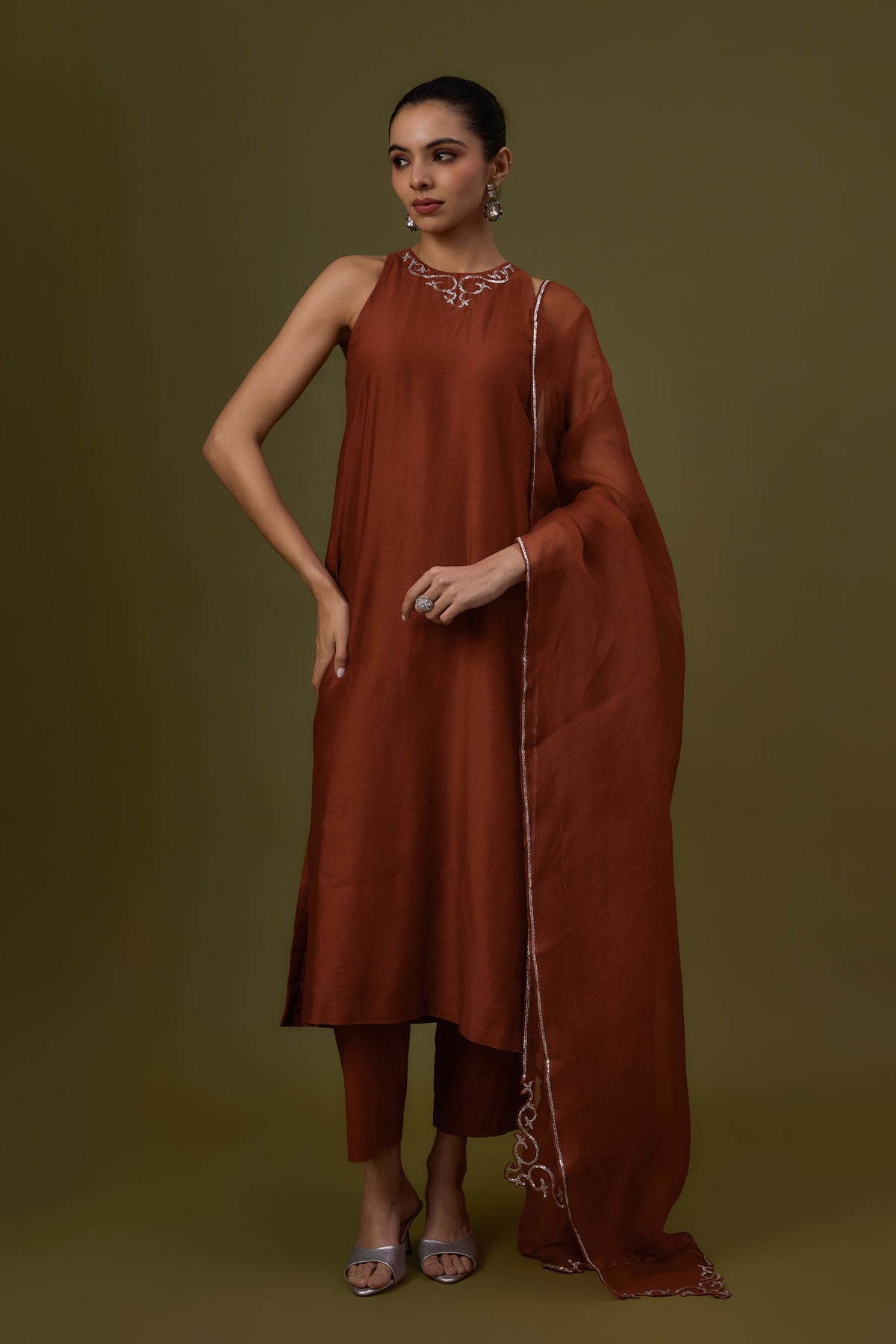 Baroque Neckline Kurta Set