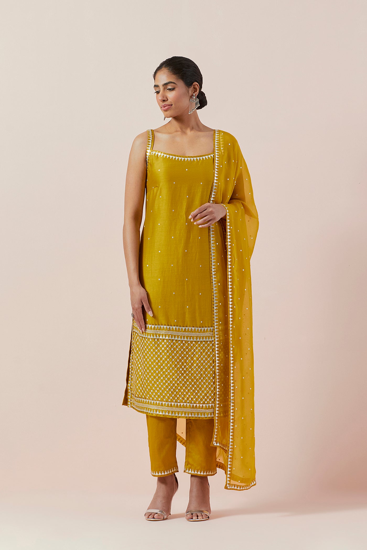 Jaal Border Kurta Set