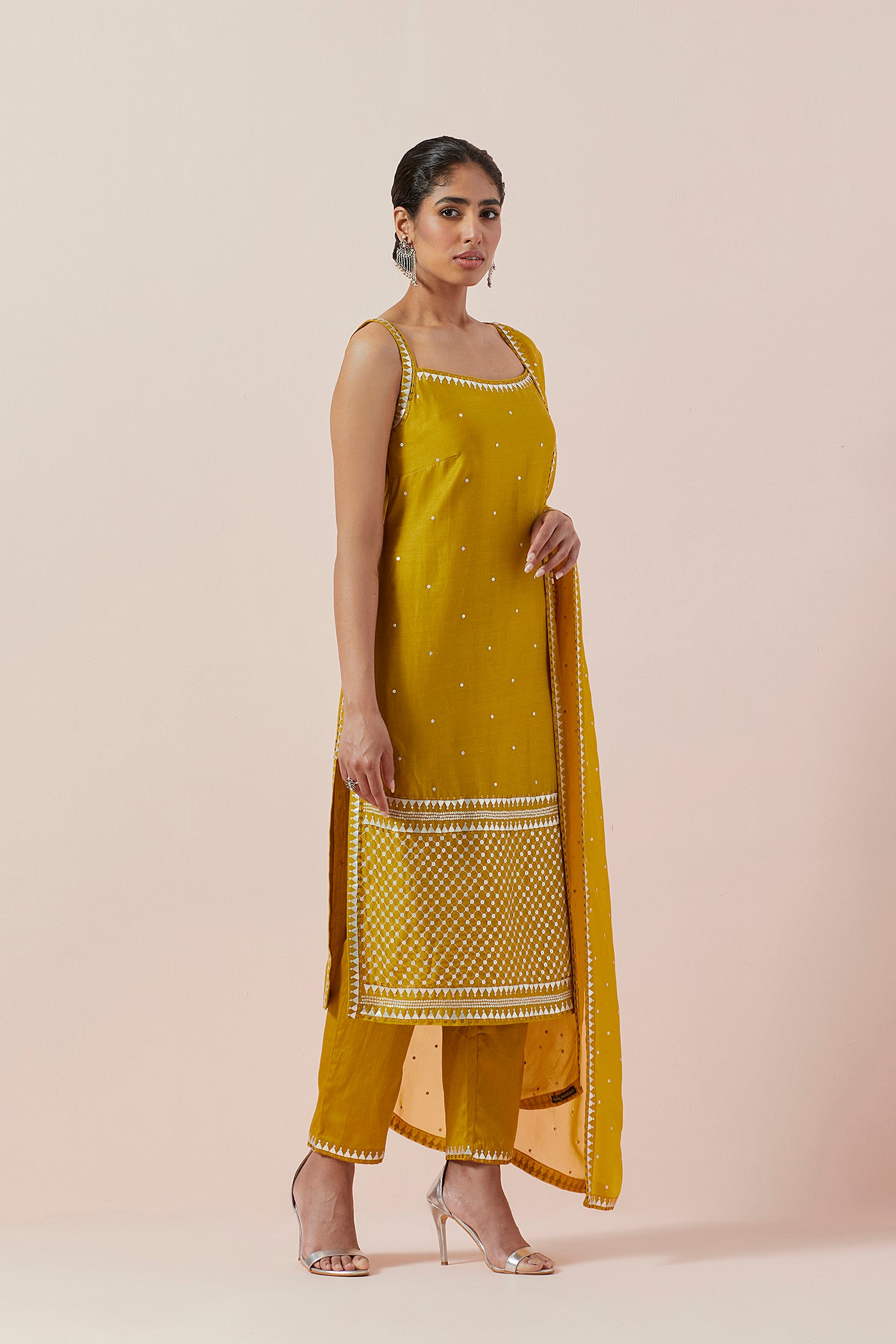 Jaal Border Kurta Set