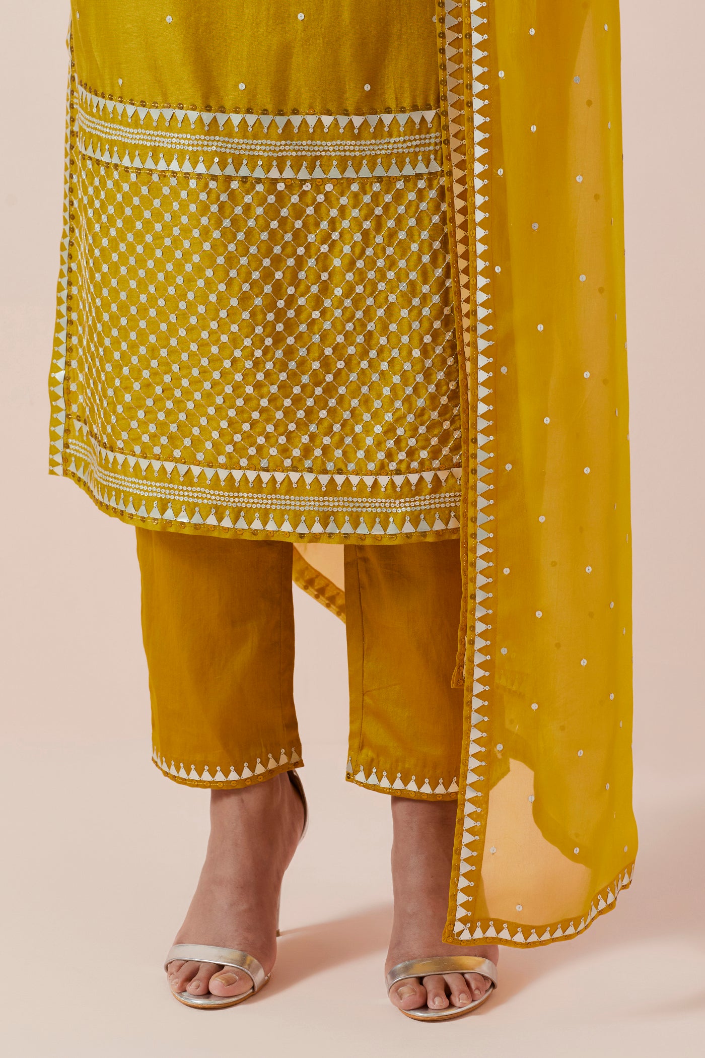 Jaal Border Kurta Set