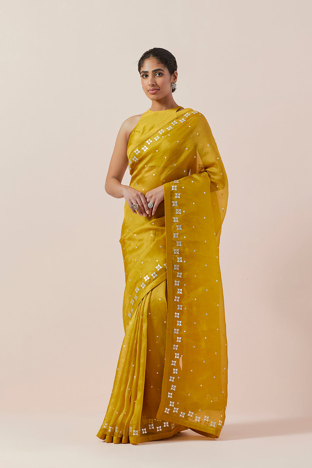 Four-Petal Floral Tendril Saree Set