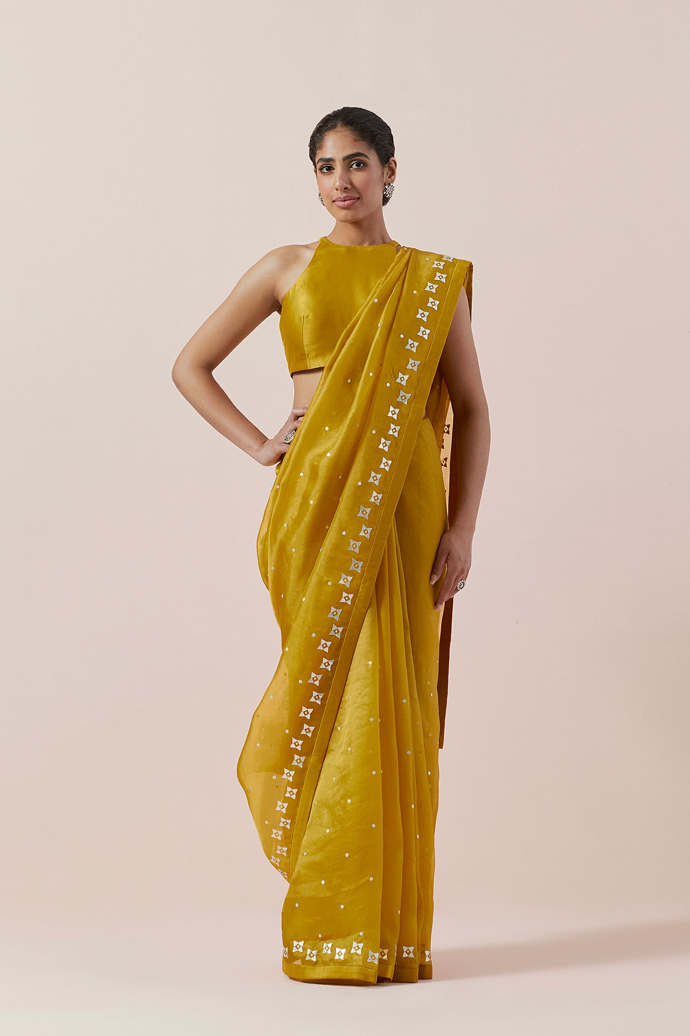 Four-Petal Floral Tendril Saree Set