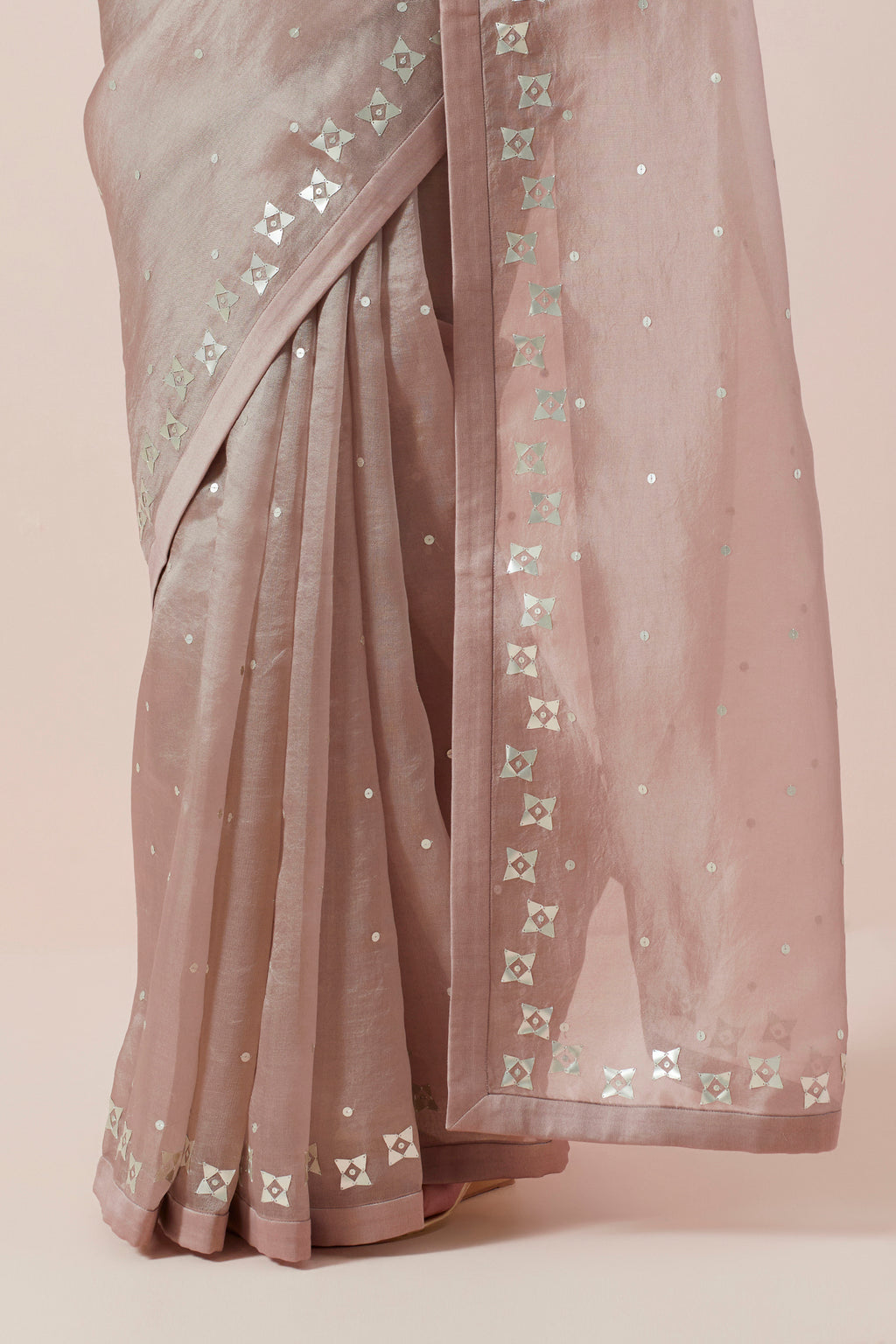 Four-Petal Floral Tendril Saree Set