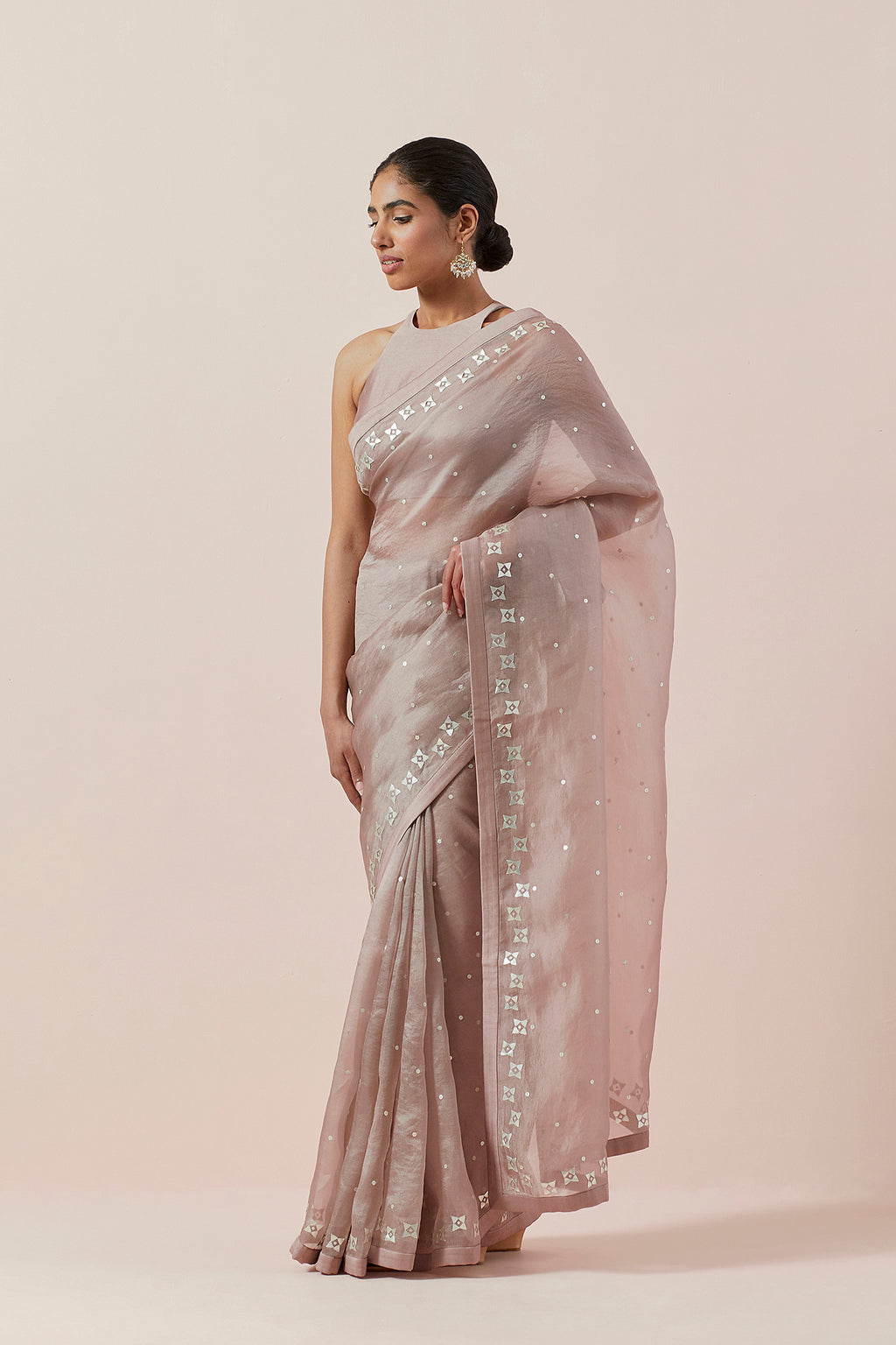 Four-Petal Floral Tendril Saree Set
