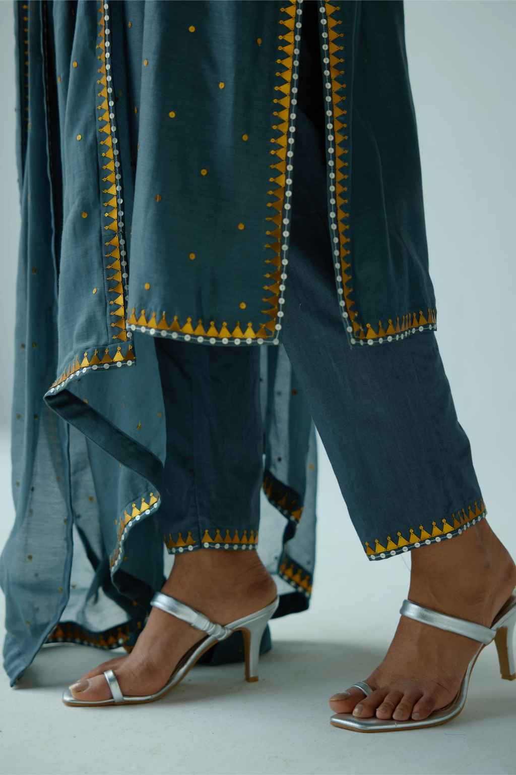 Pyramid Motif Strappy Kurta Set