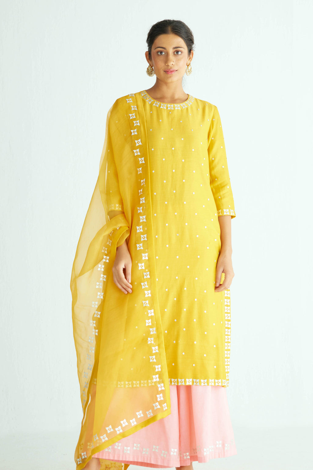 Four-Petal Floral Tendril Kurta Set