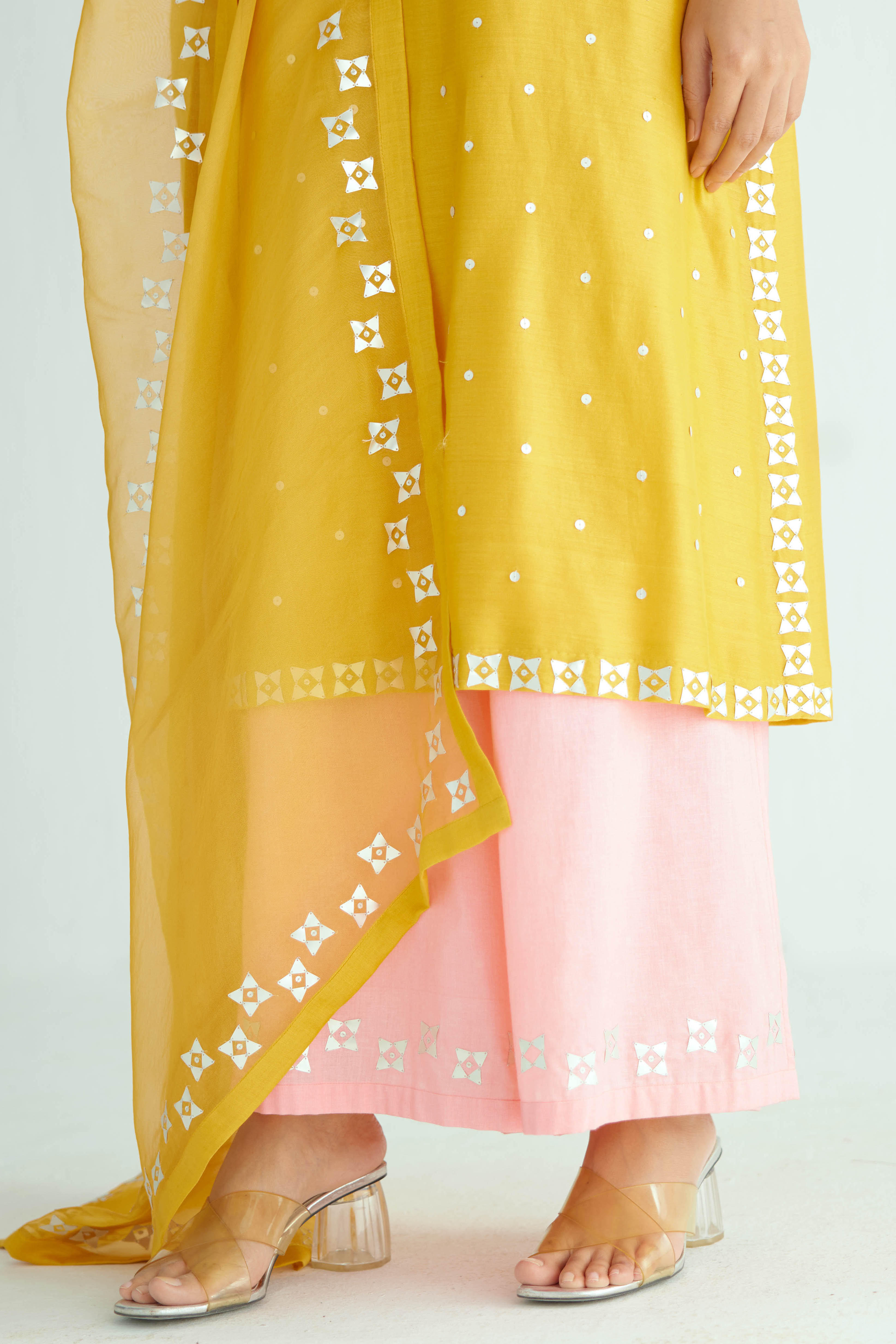 Four-Petal Floral Tendril Kurta Set