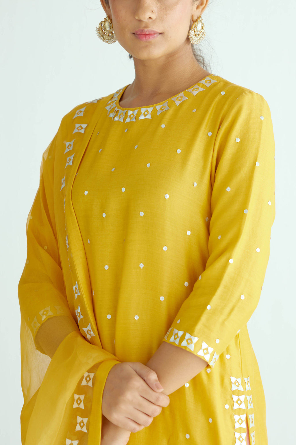Four-Petal Floral Tendril Kurta Set