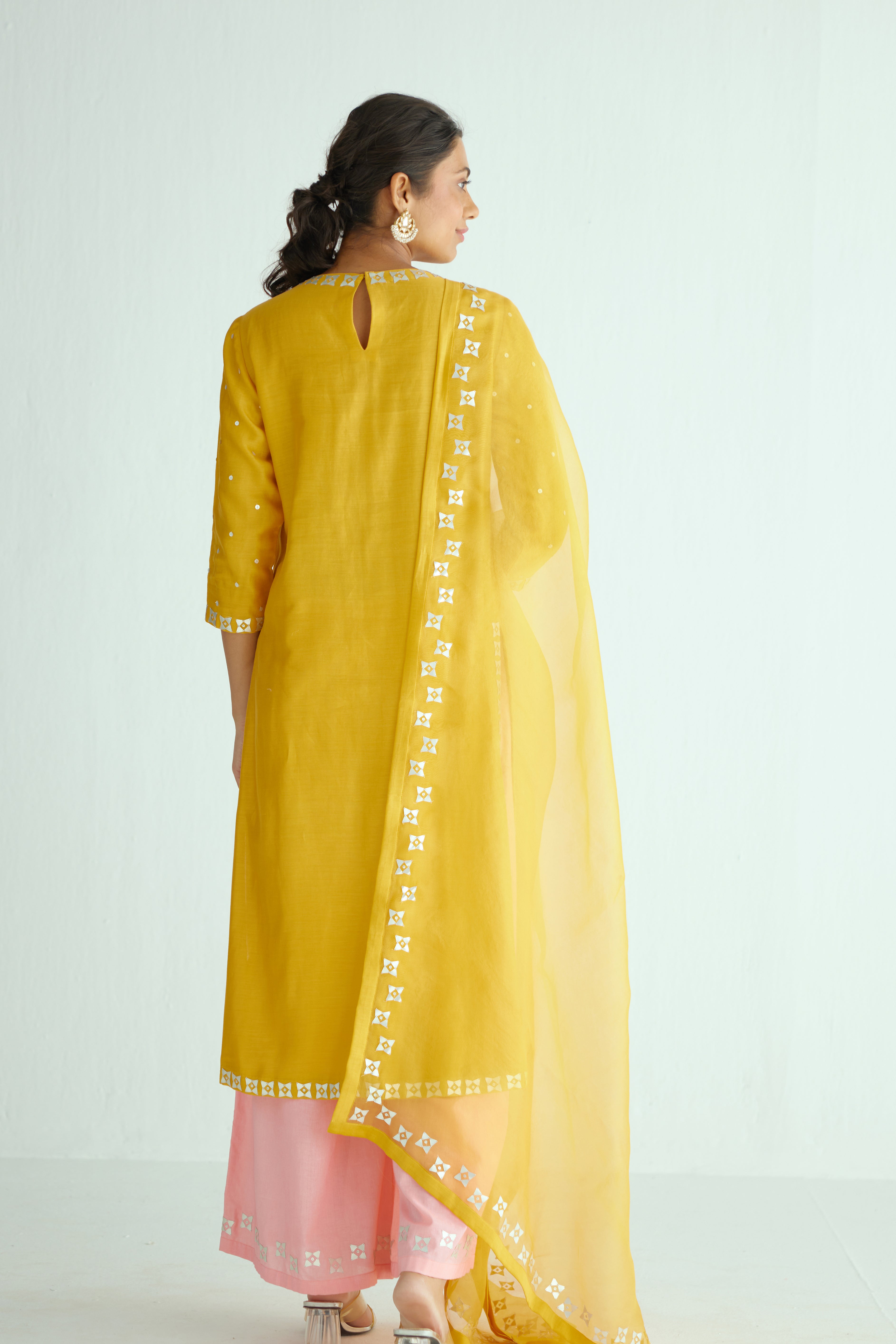 Four-Petal Floral Tendril Kurta Set