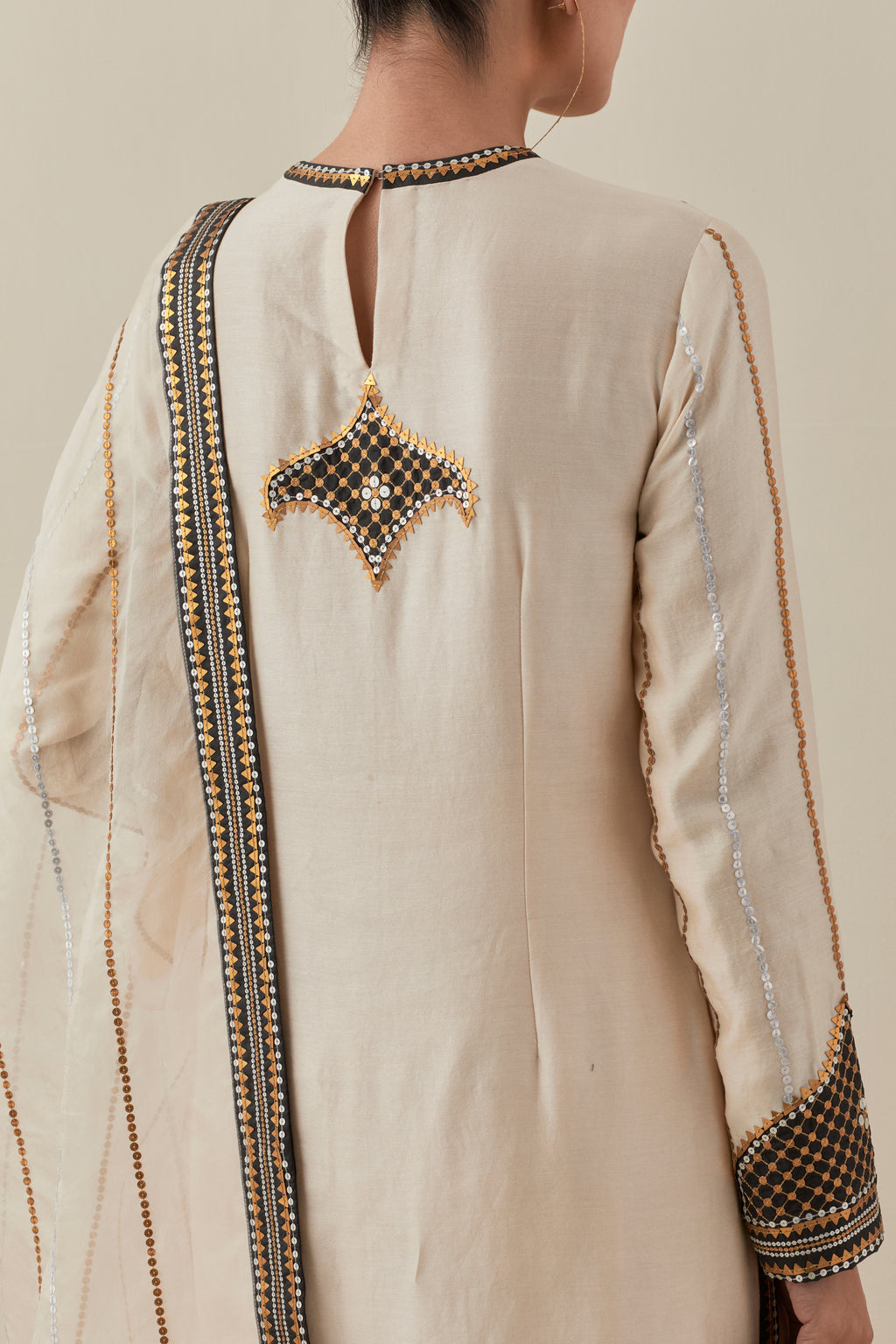 Jharokha And Jaal Kurta Set