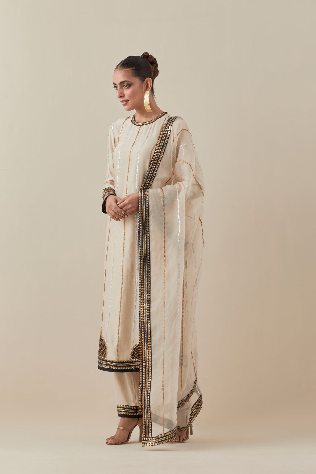 Jharokha And Jaal Kurta Set