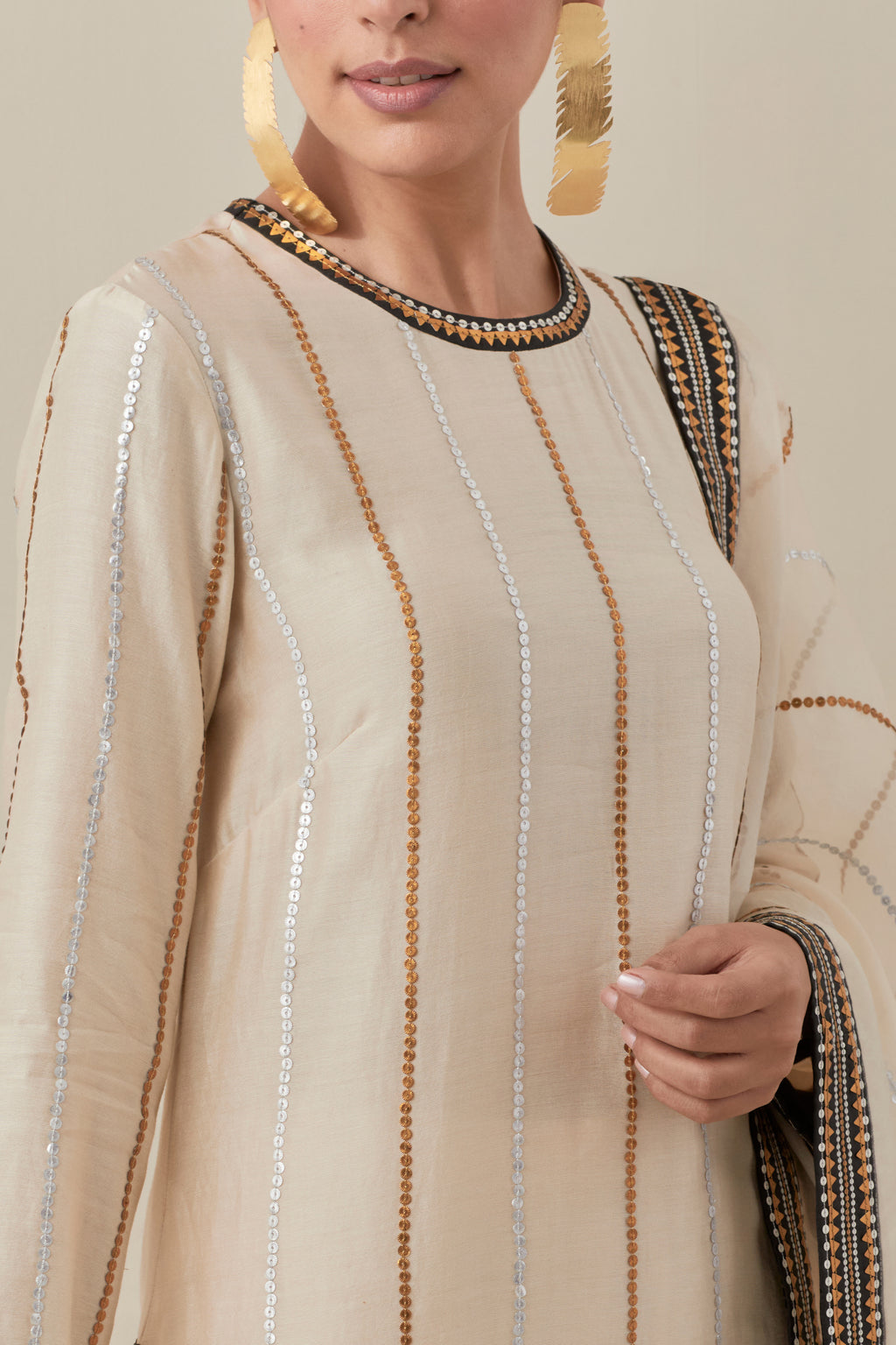 Jharokha And Jaal Kurta Set