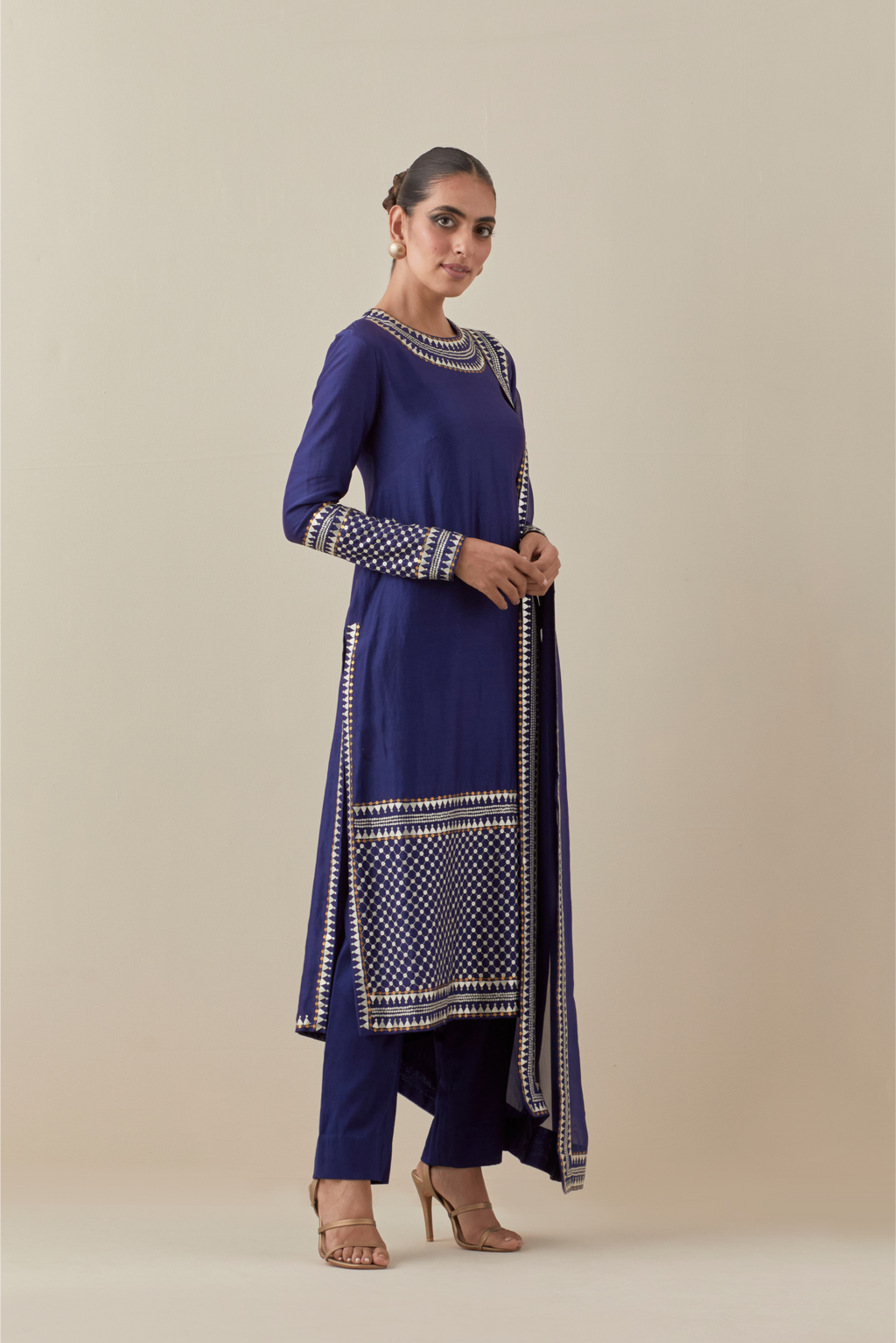 Jaal Border Kurta Set