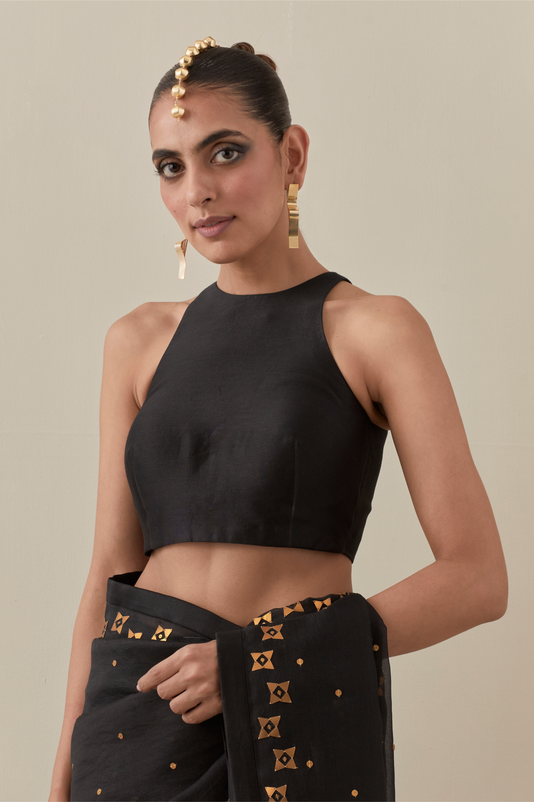 Four-Petal Floral Tendril Saree Set