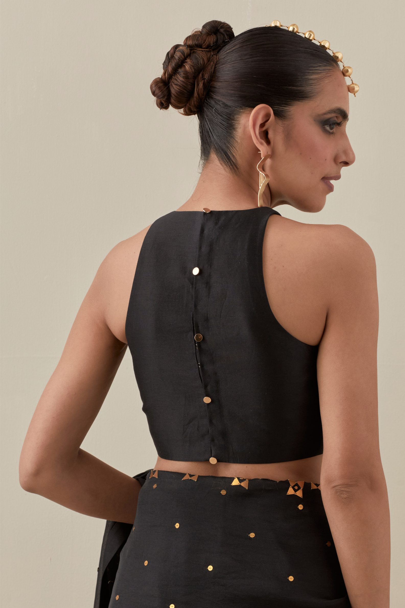 Four-Petal Floral Tendril Saree Set