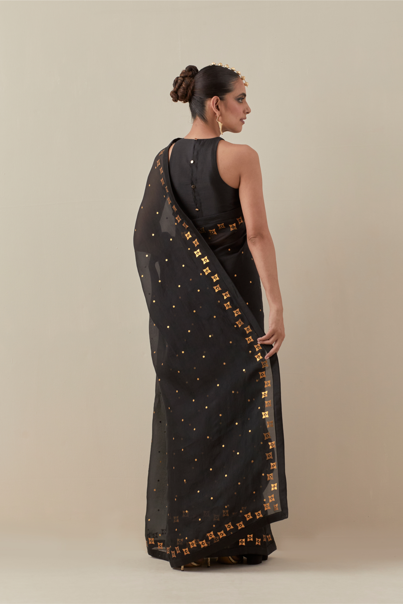 Four-Petal Floral Tendril Saree Set