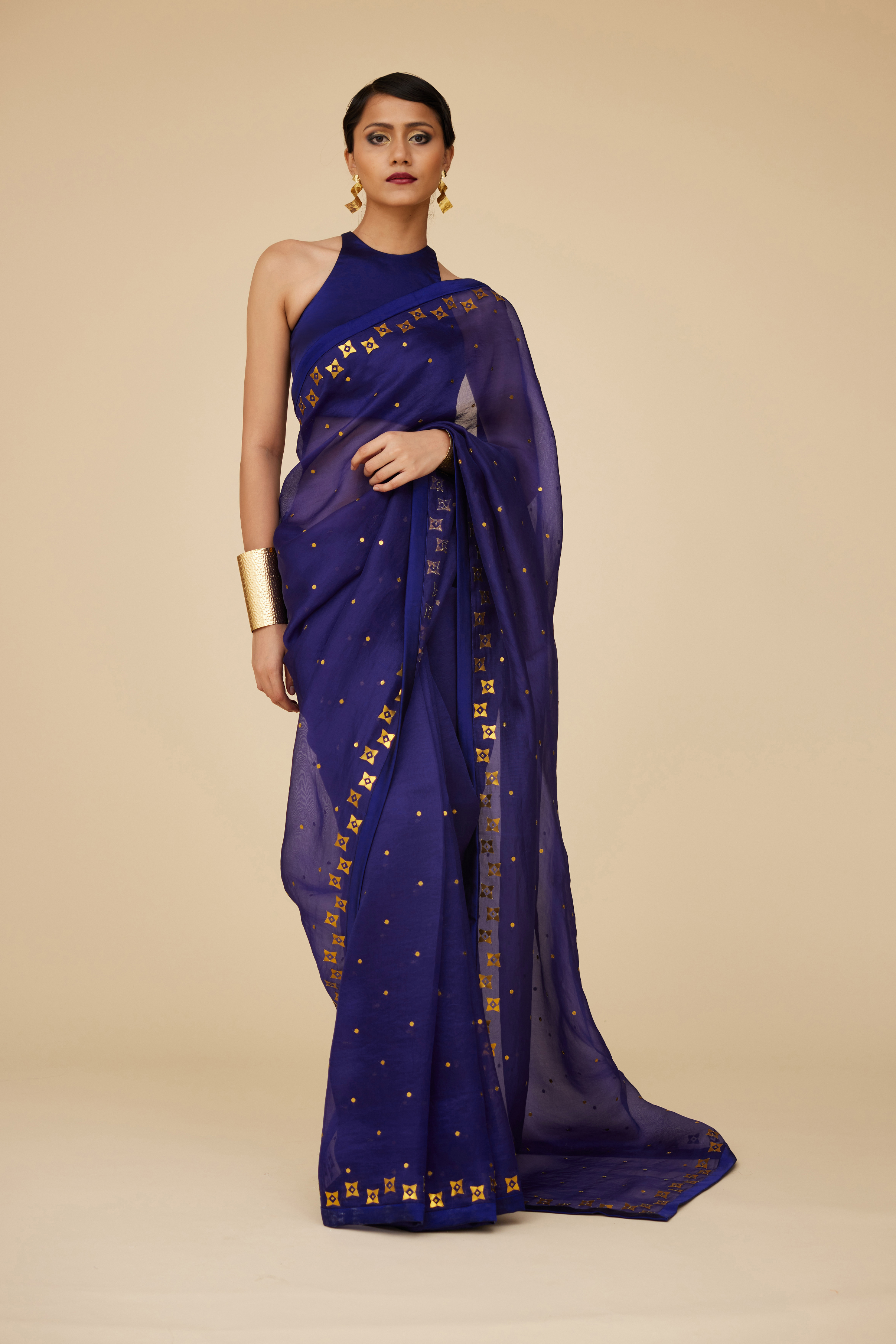 Four-Petal Floral Tendril Saree Set