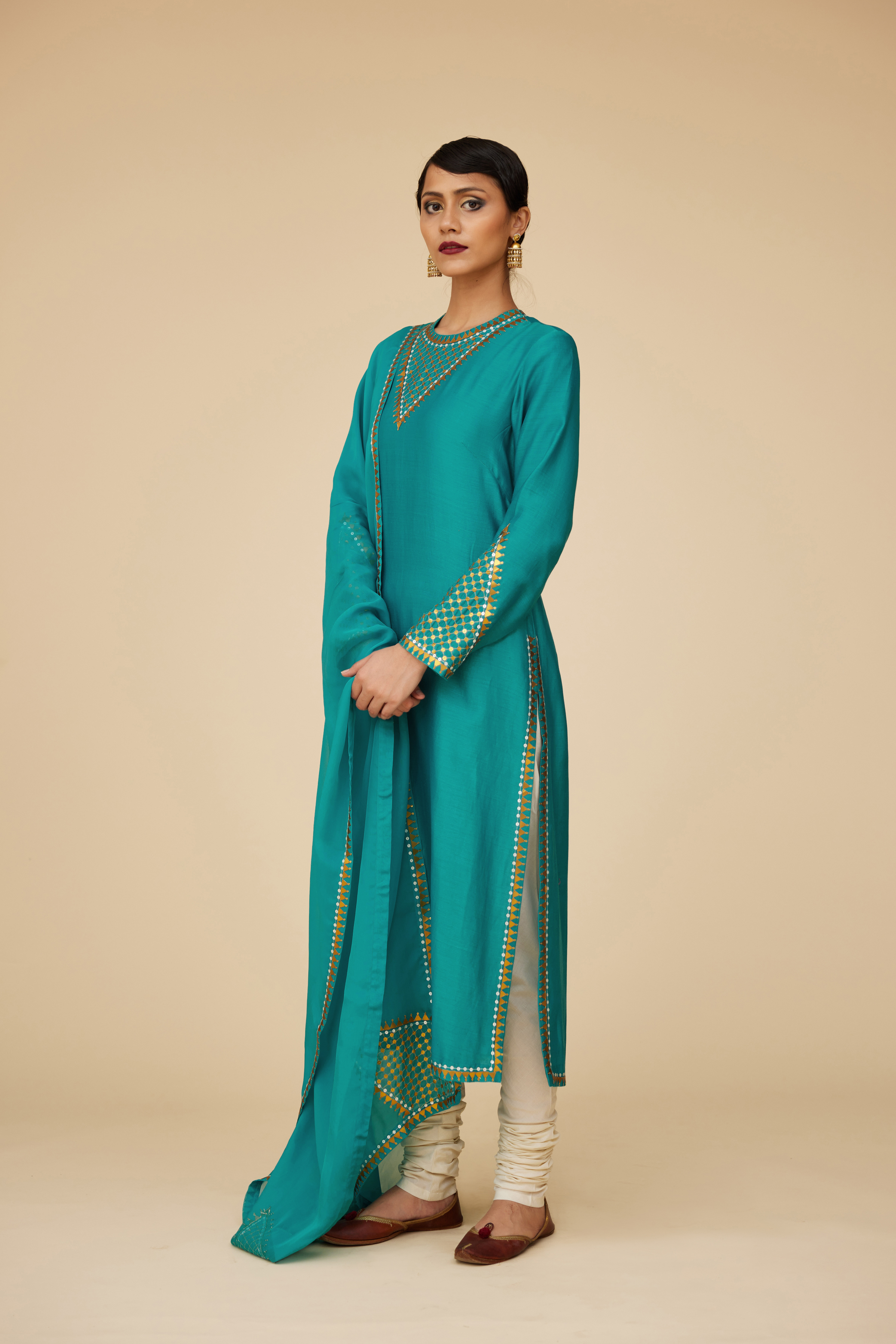 Choker Yoke Kurta Set