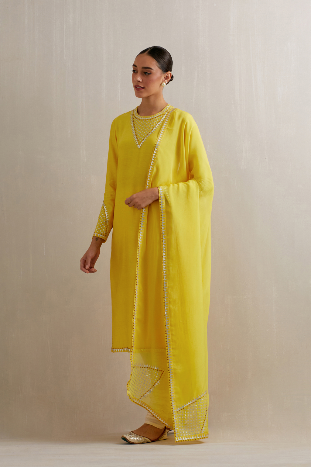 Choker Yoke Kurta Set