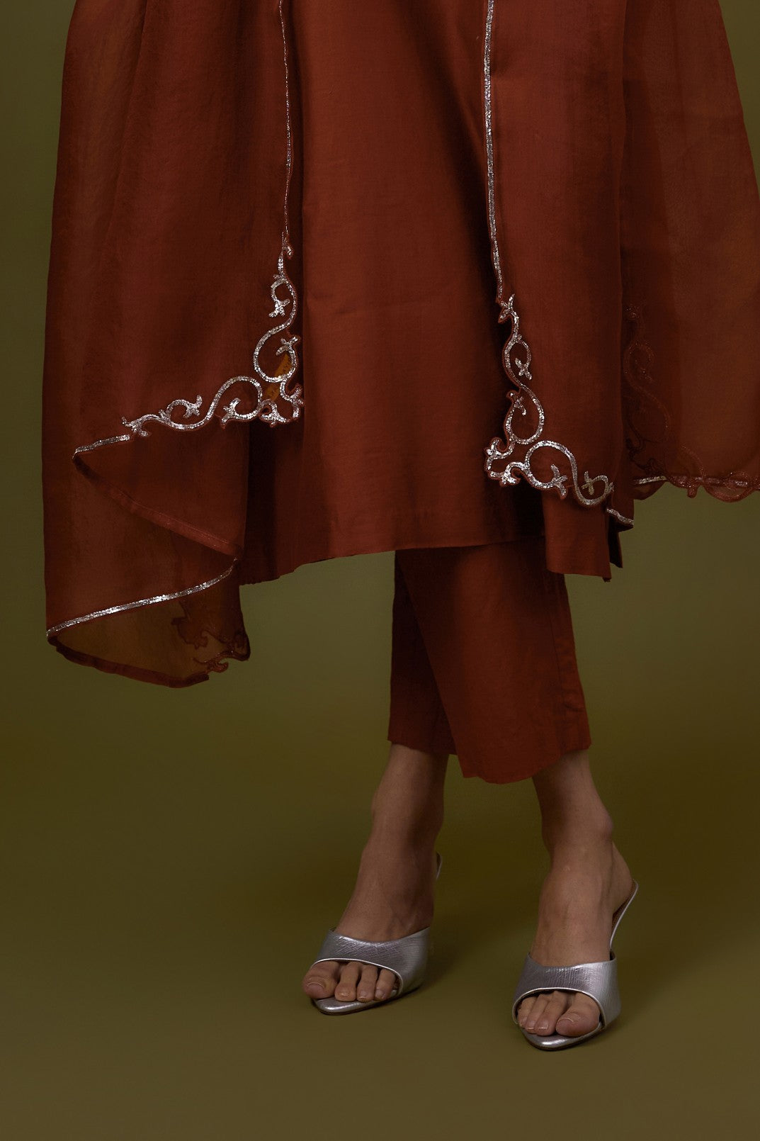 Baroque Neckline Kurta Set