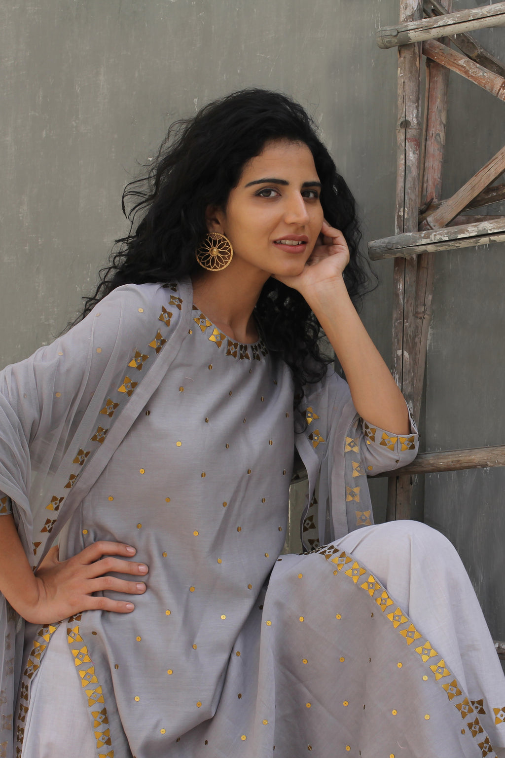 Four-Petal Floral Tendril Kurta Set