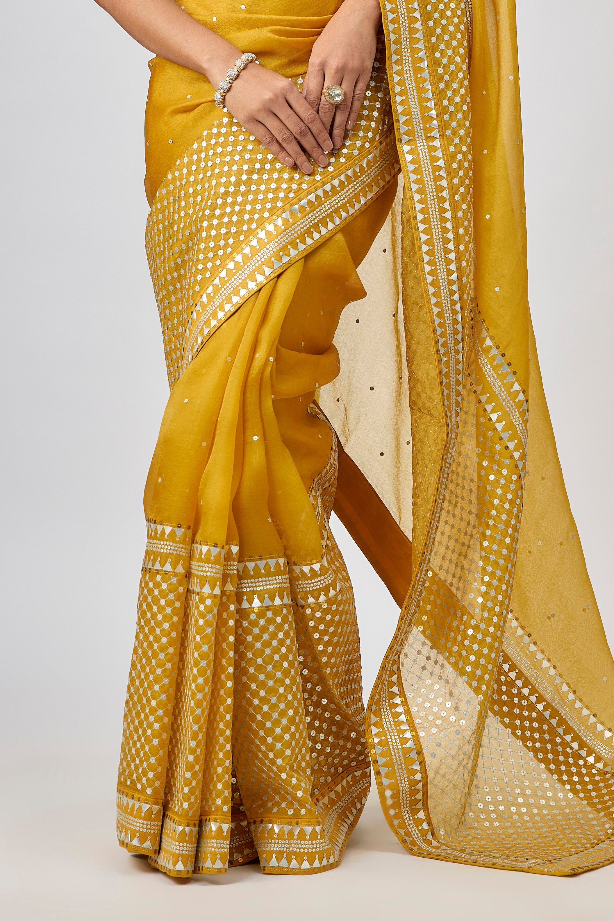 Jaal Border Saree Set