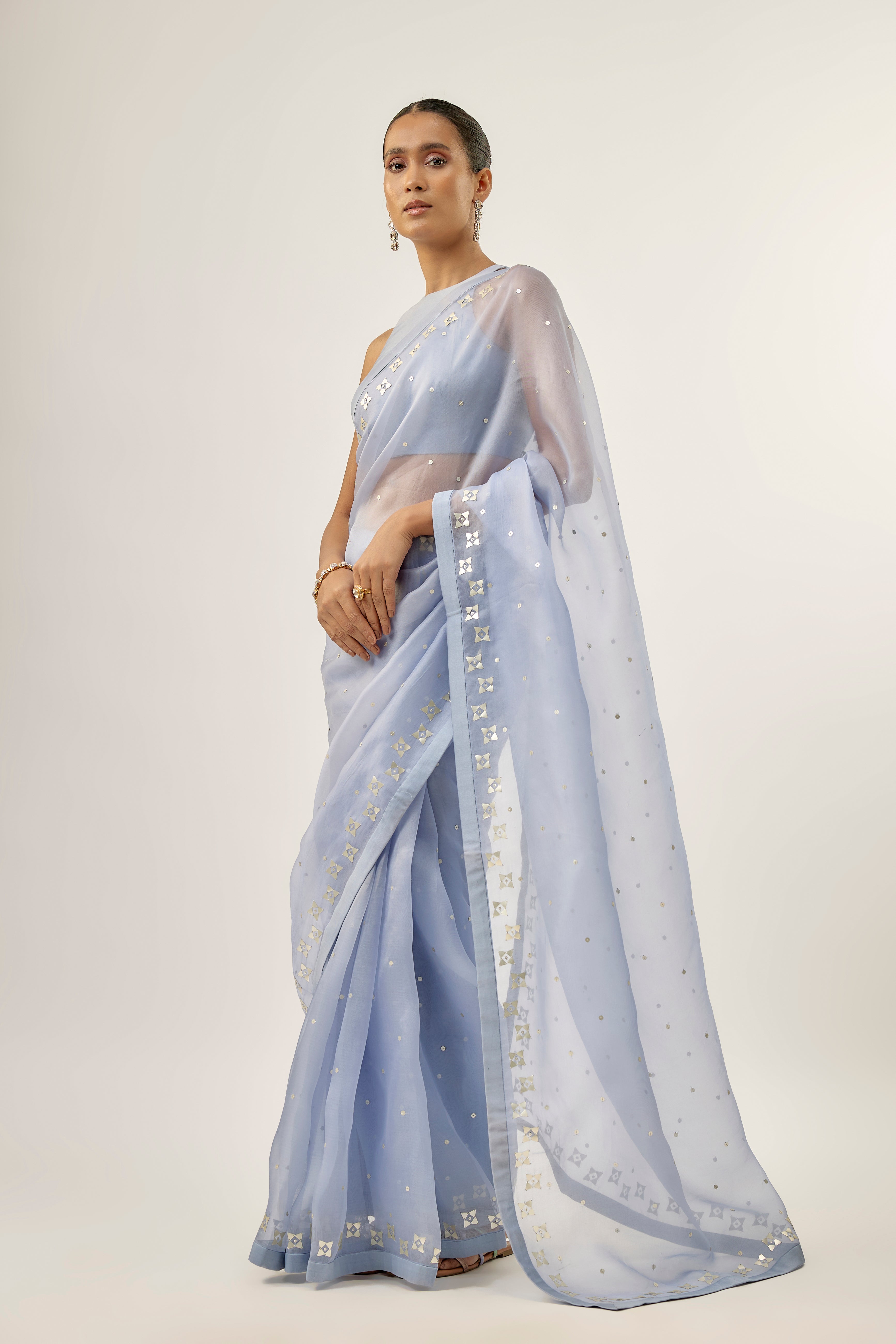 Four-Petal Floral Tendril Saree Set