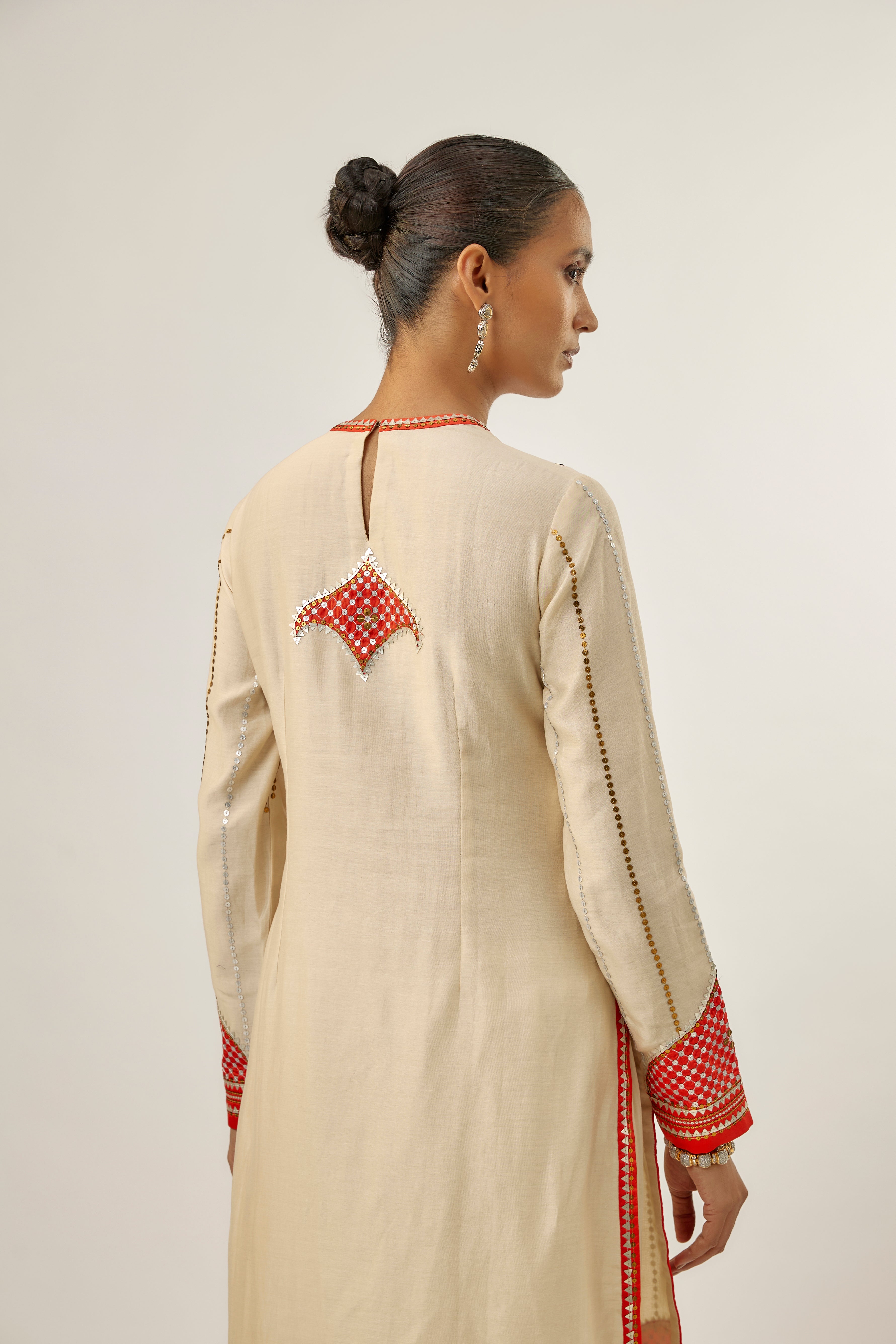 Jharokha And Jaal Kurta Set