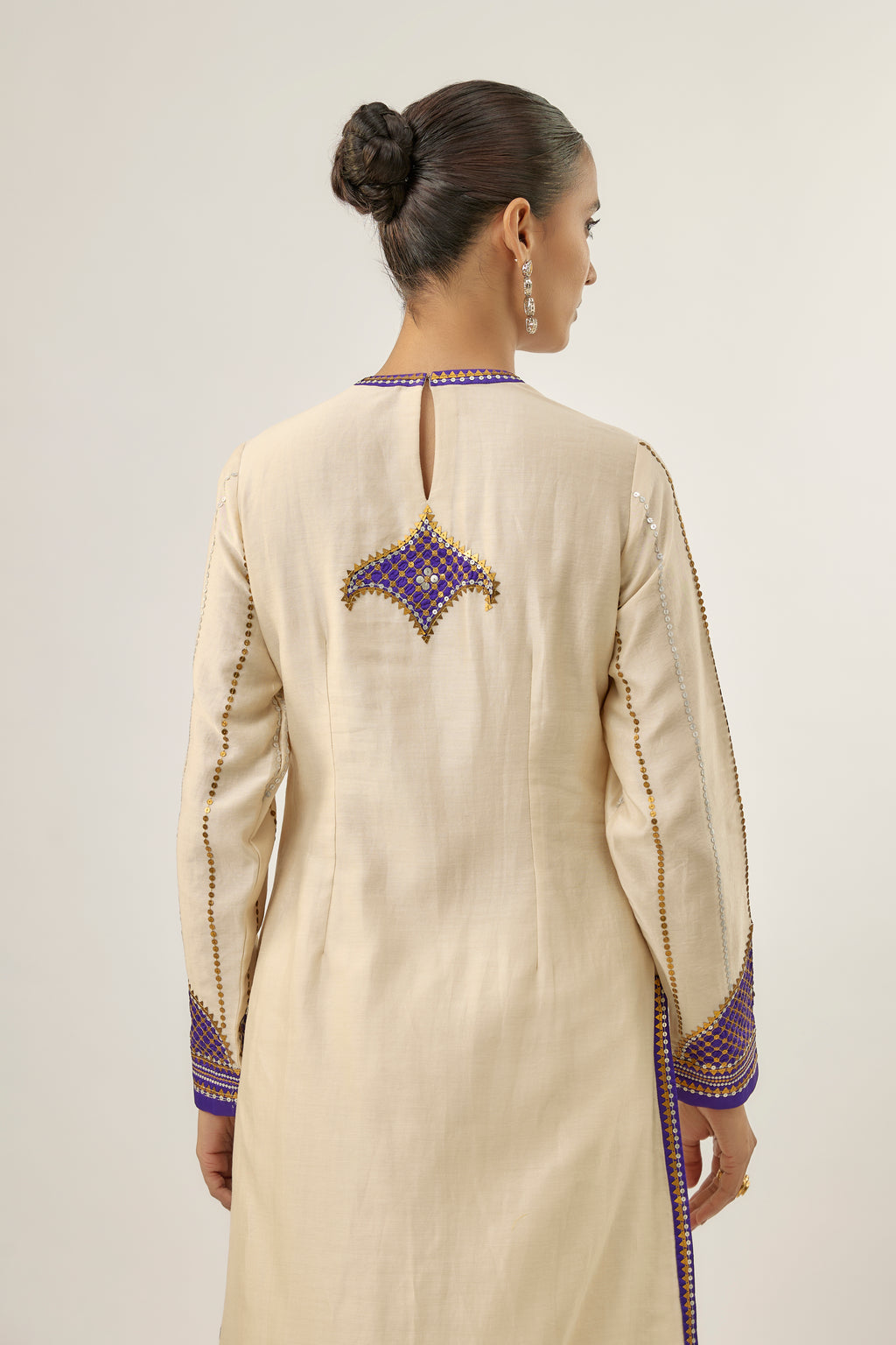 Jharokha And Jaal Kurta Set