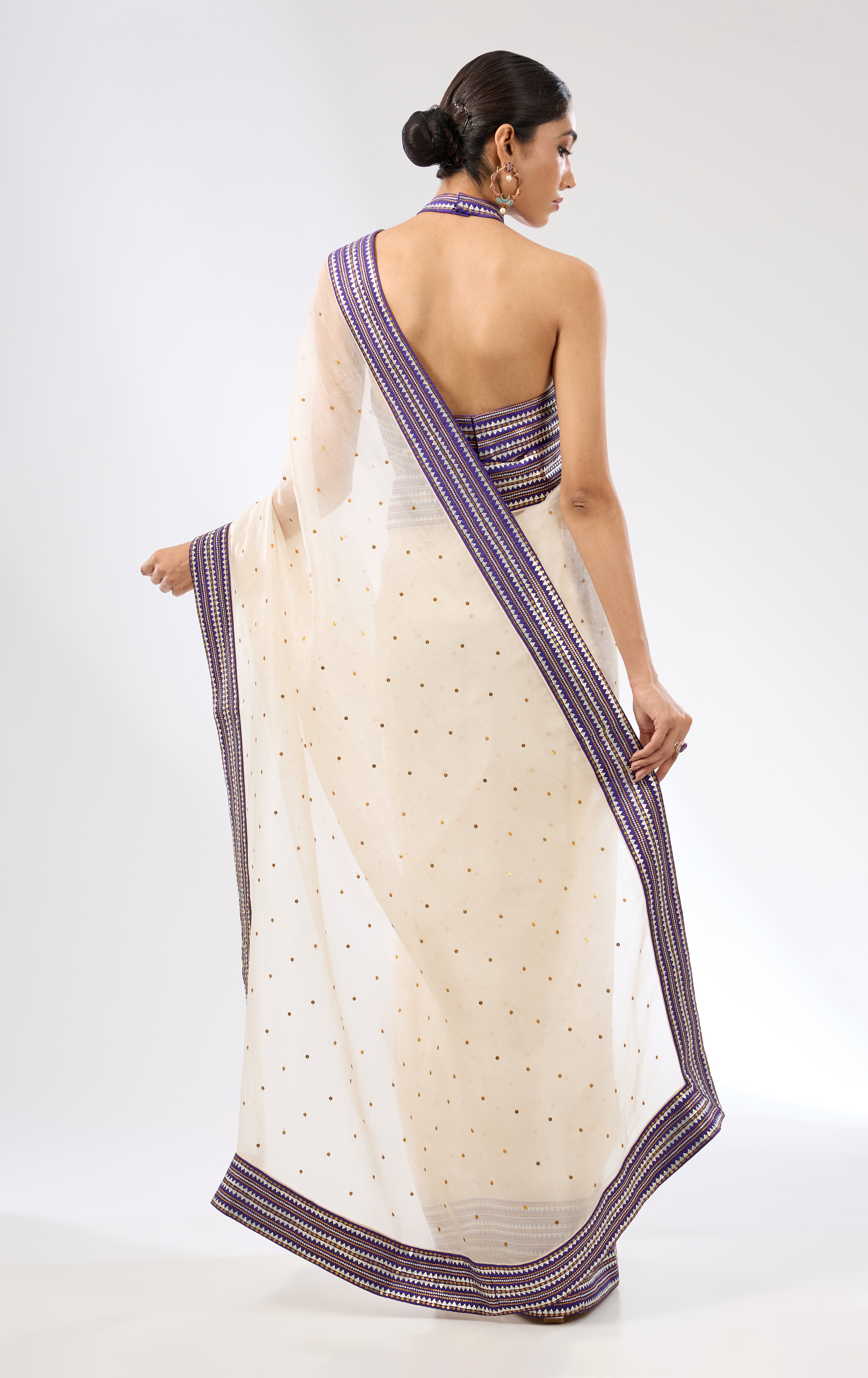 Inverted Mini Fence Border Saree Set