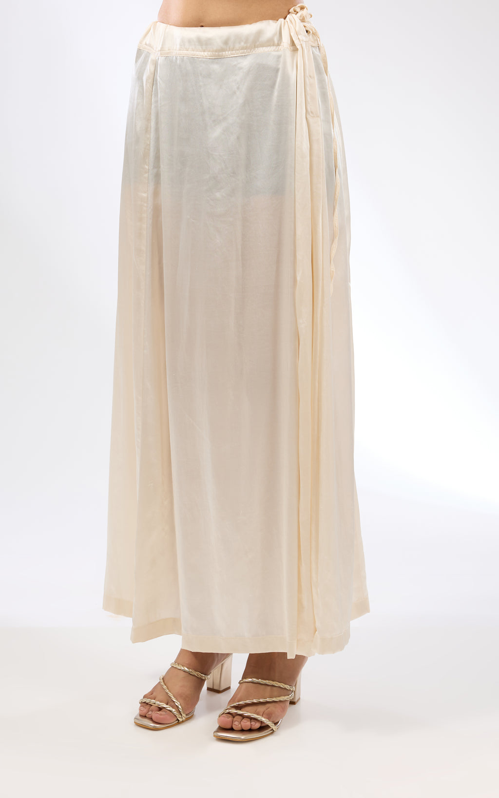 Inverted Mini Fence Border Saree Set