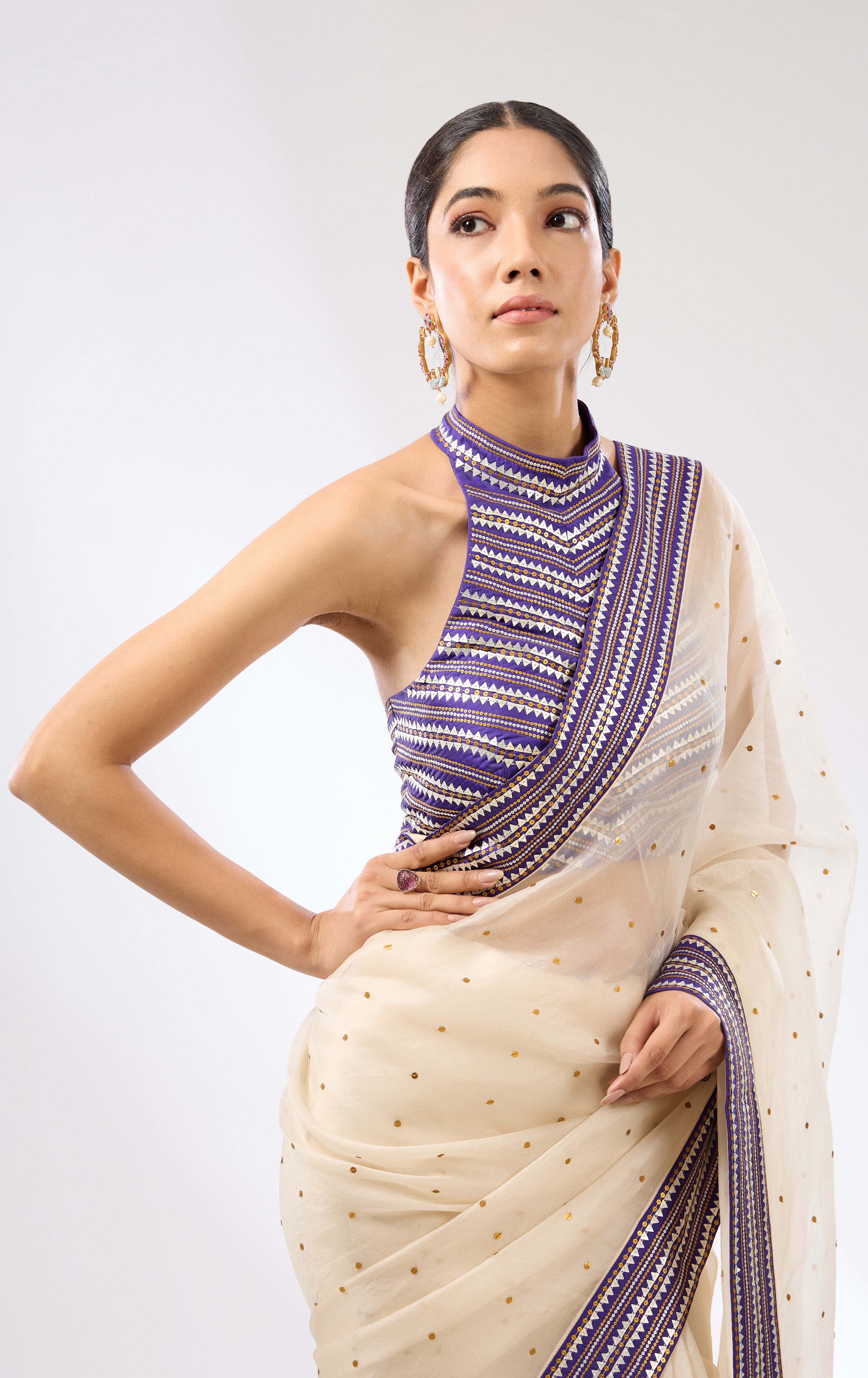 Inverted Mini Fence Border Saree Set