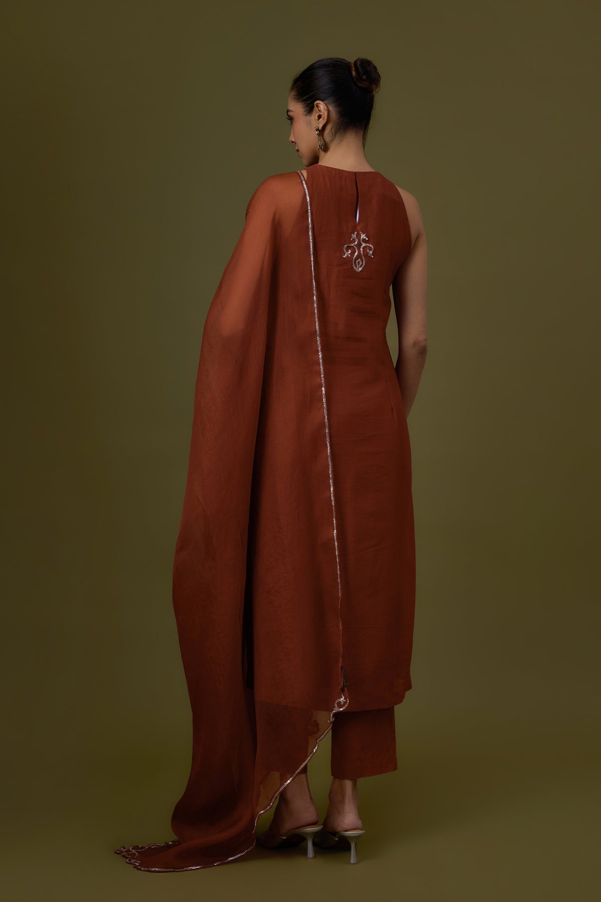 Baroque Neckline Kurta Set