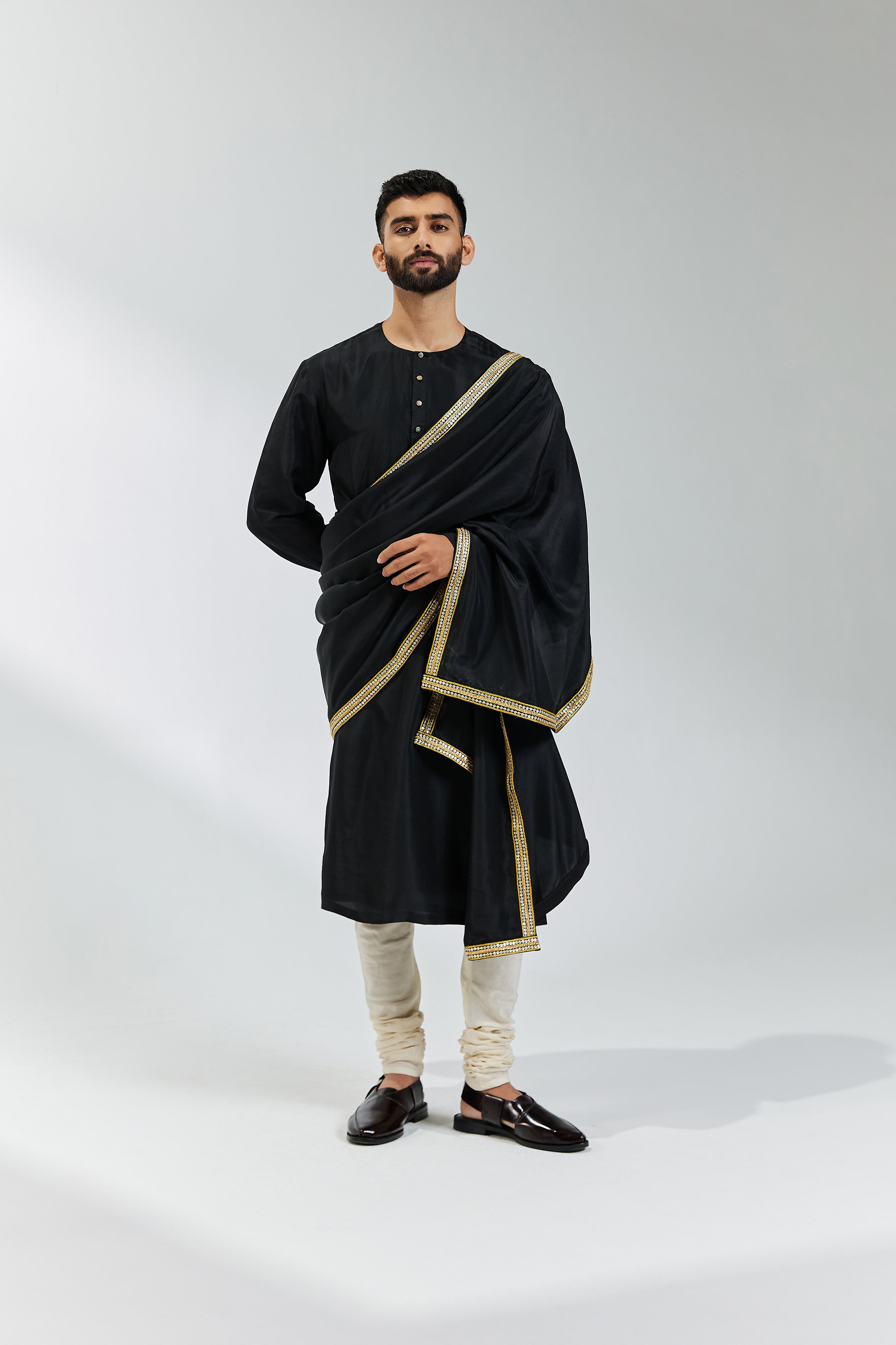 Gota And Zardosi Border Shawl And Kurta Set