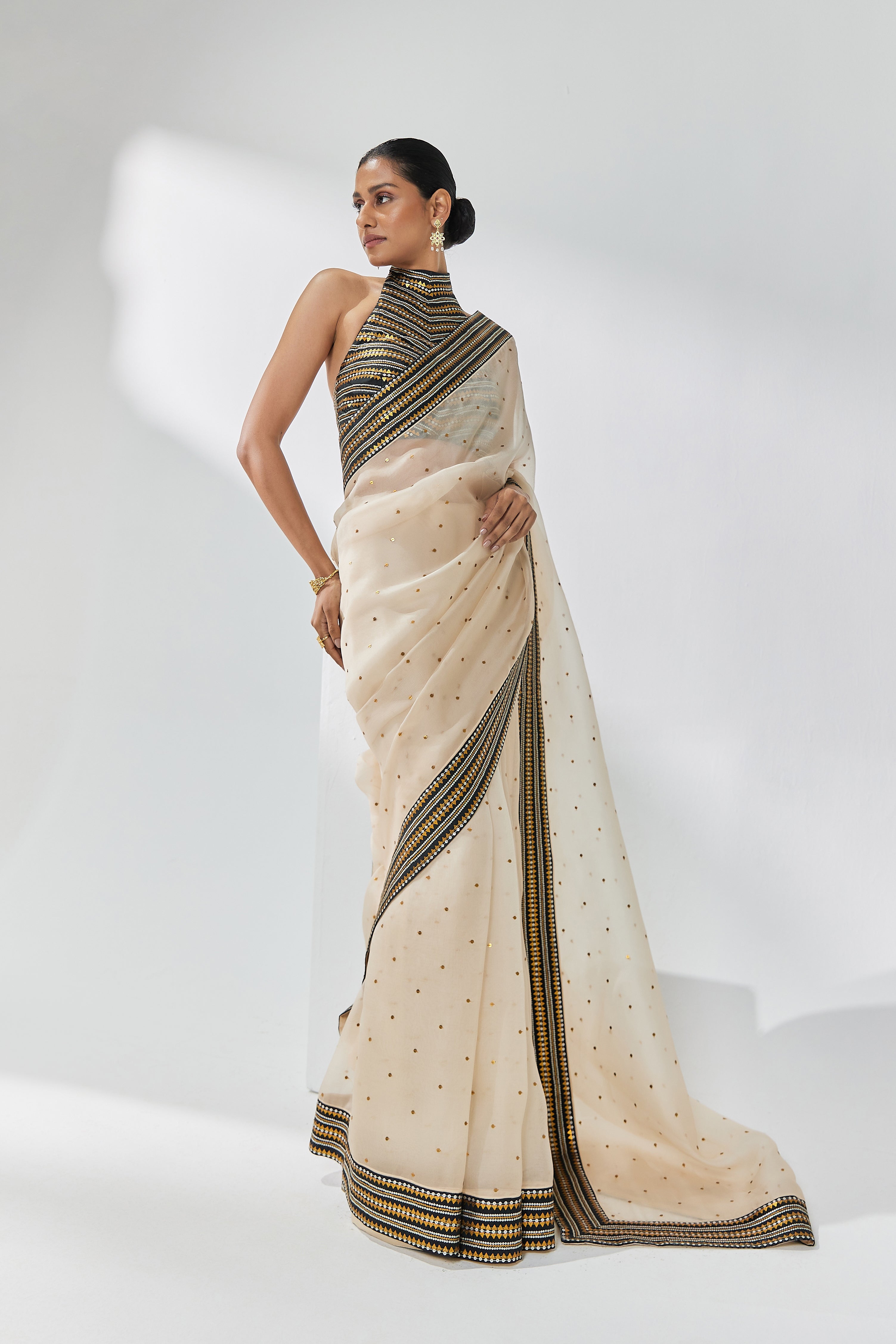 Inverted Mini Fence Border Saree Set