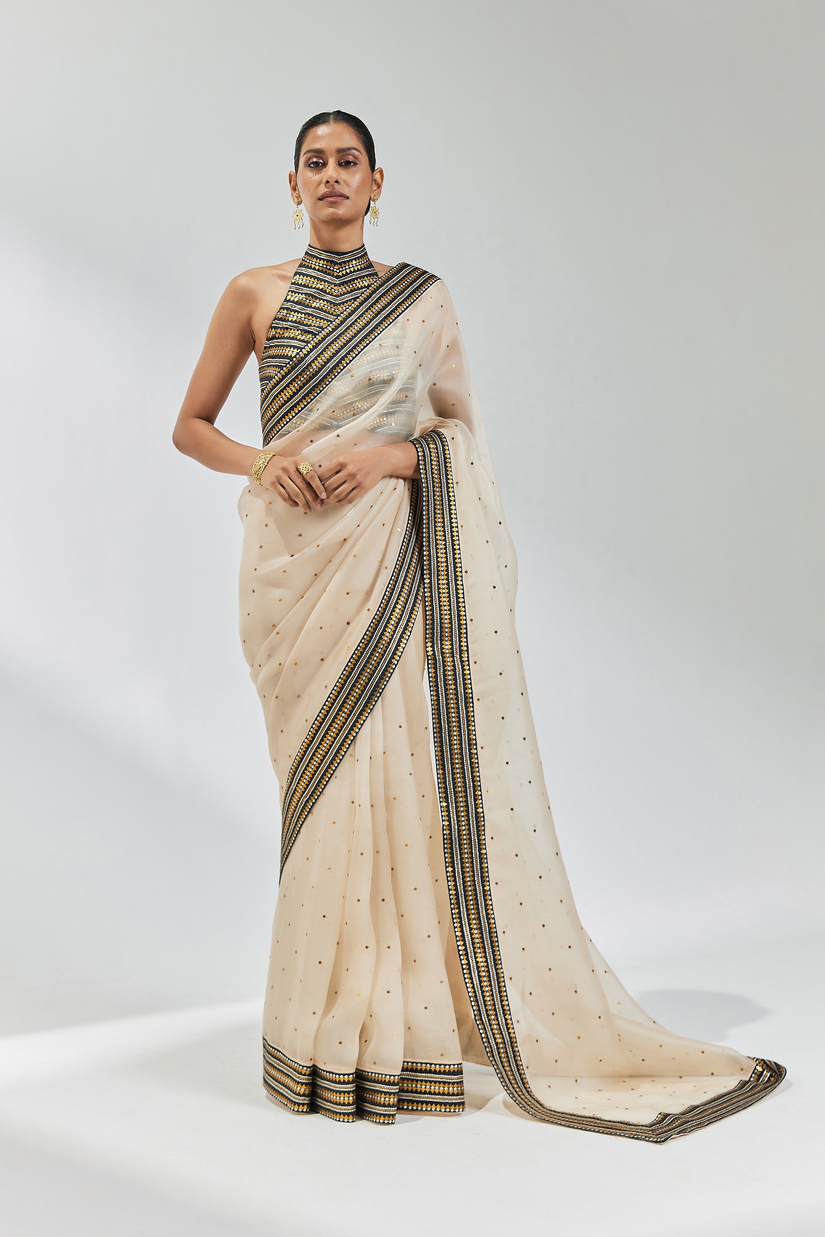 Inverted Mini Fence Border Saree Set