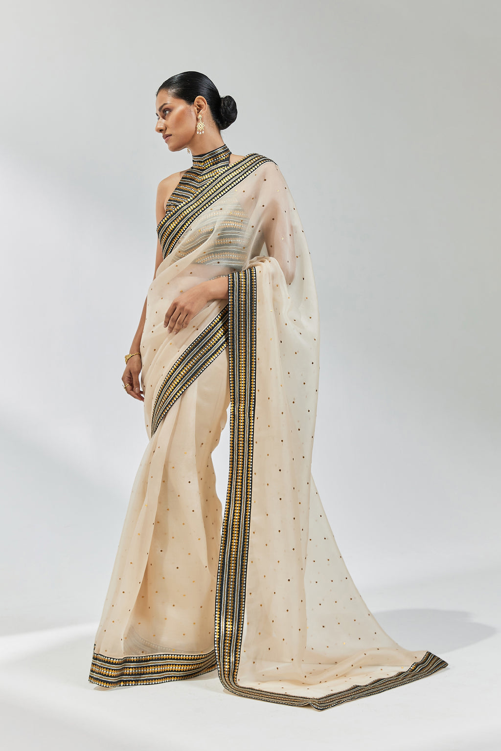 Inverted Mini Fence Border Saree Set