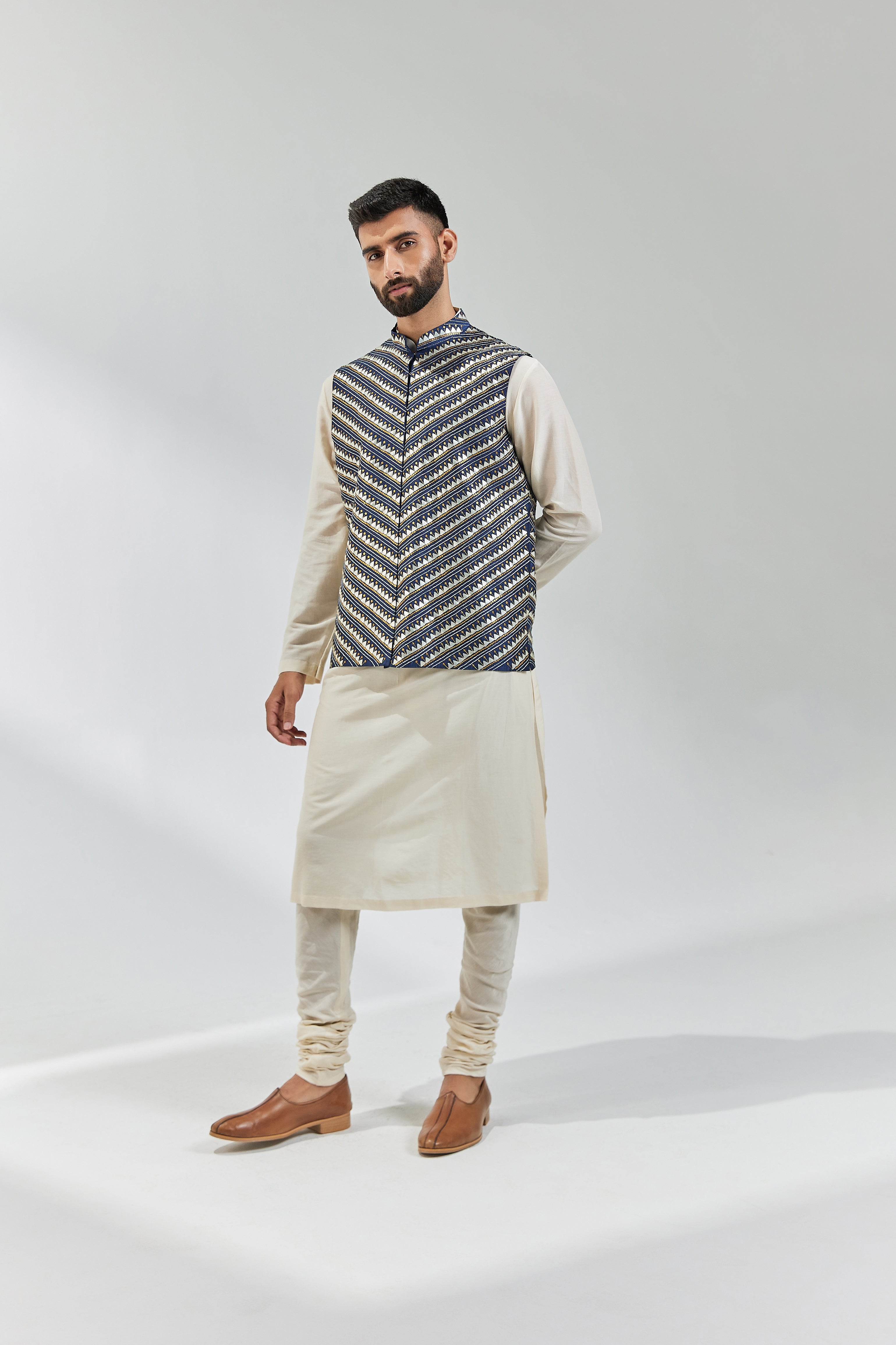 All Over Hill-Motif Waistcoat Set