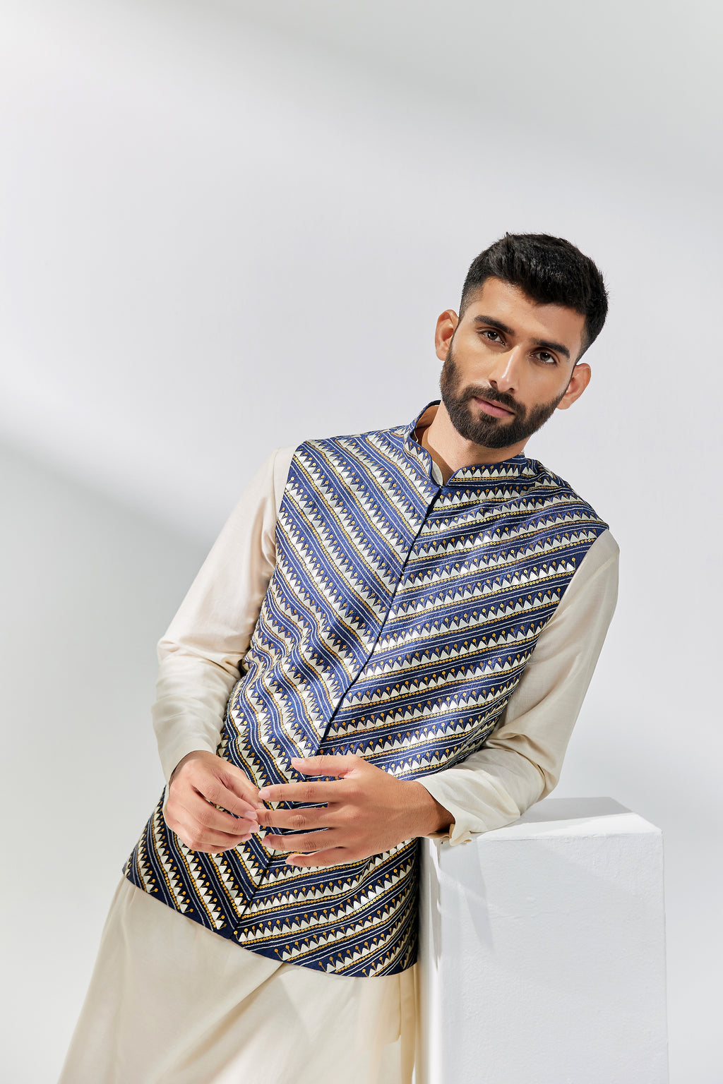 All Over Hill-Motif Waistcoat Set