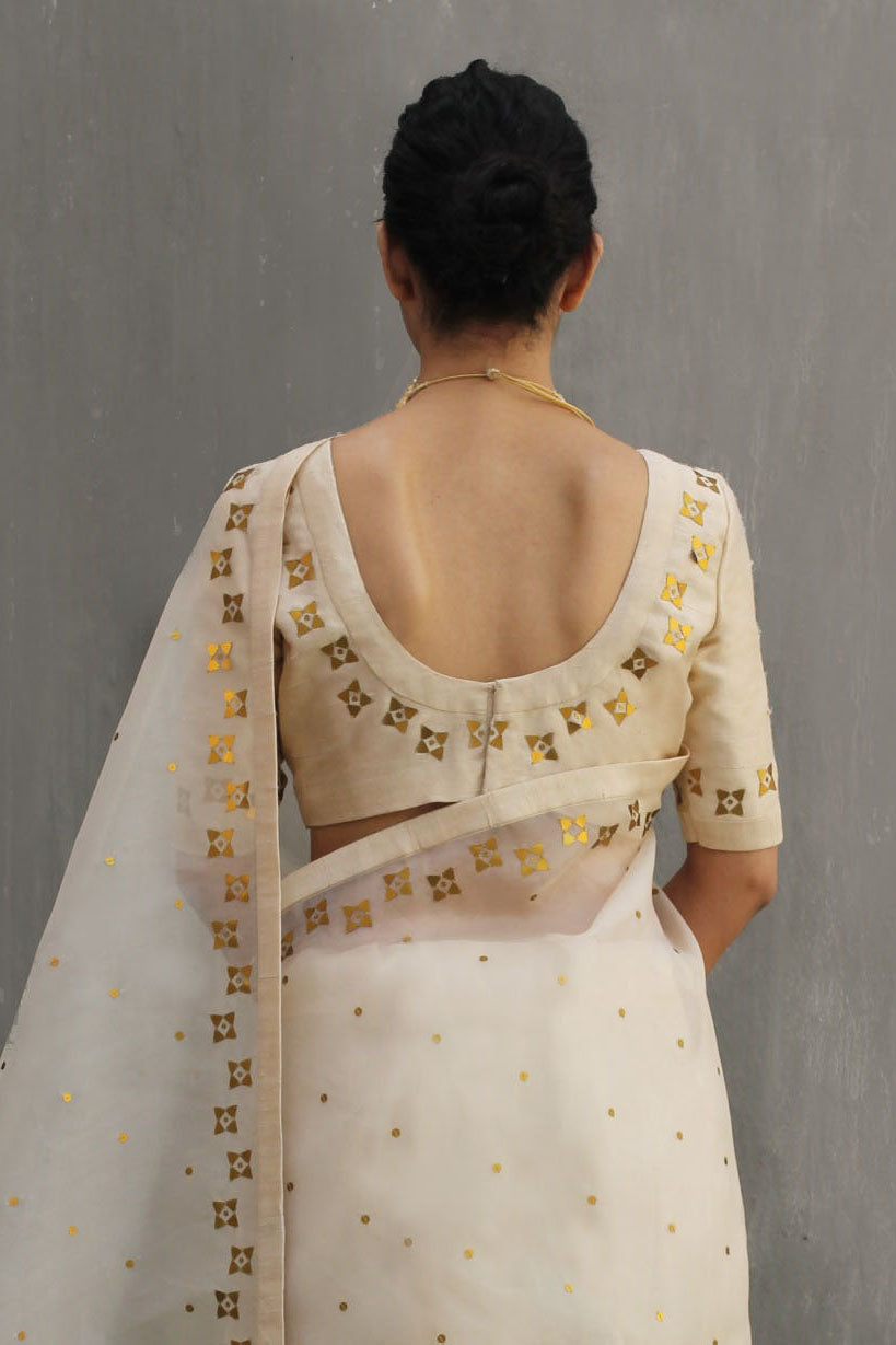 Four-Petal Floral Tendril Saree Set