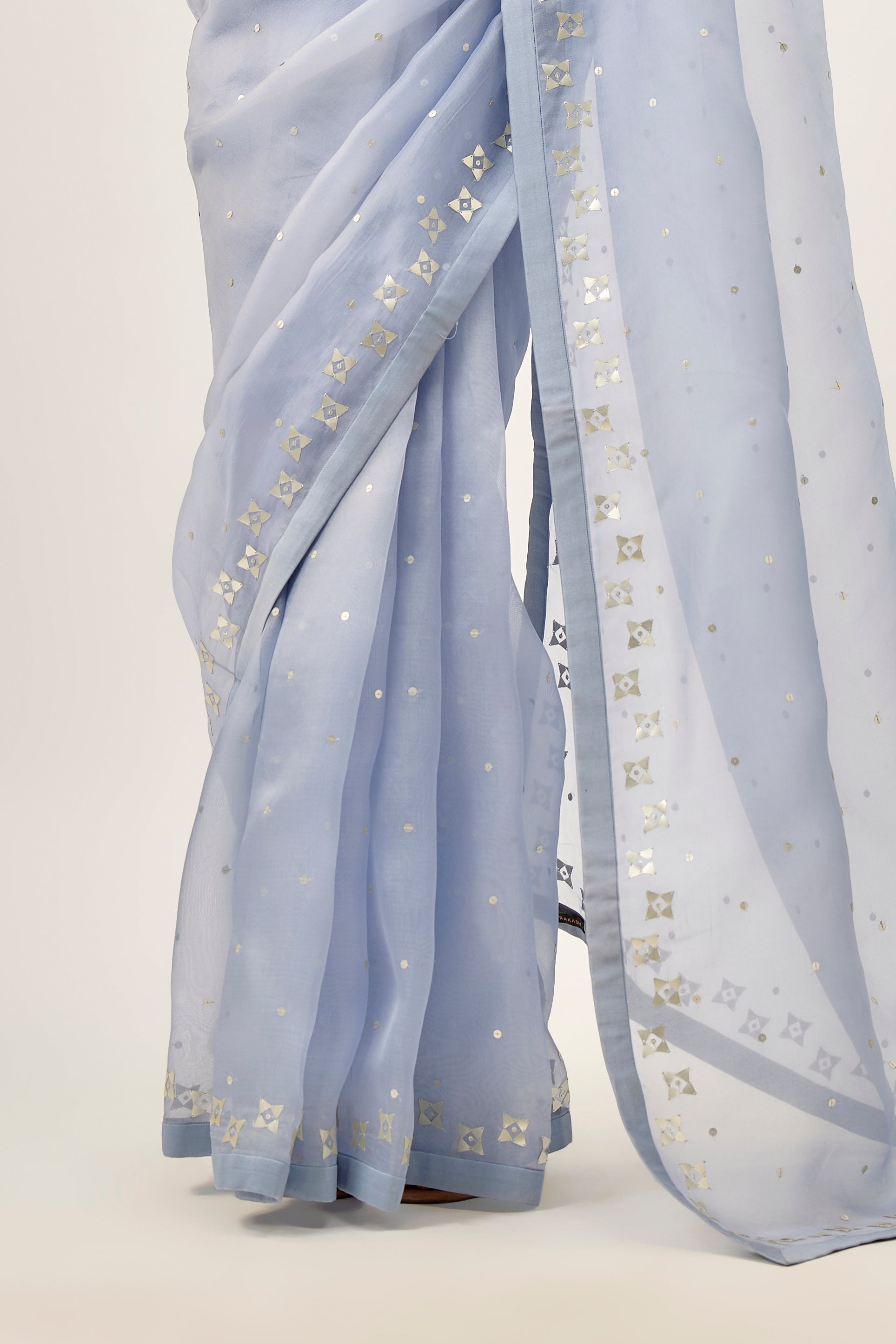 Four-Petal Floral Tendril Saree Set